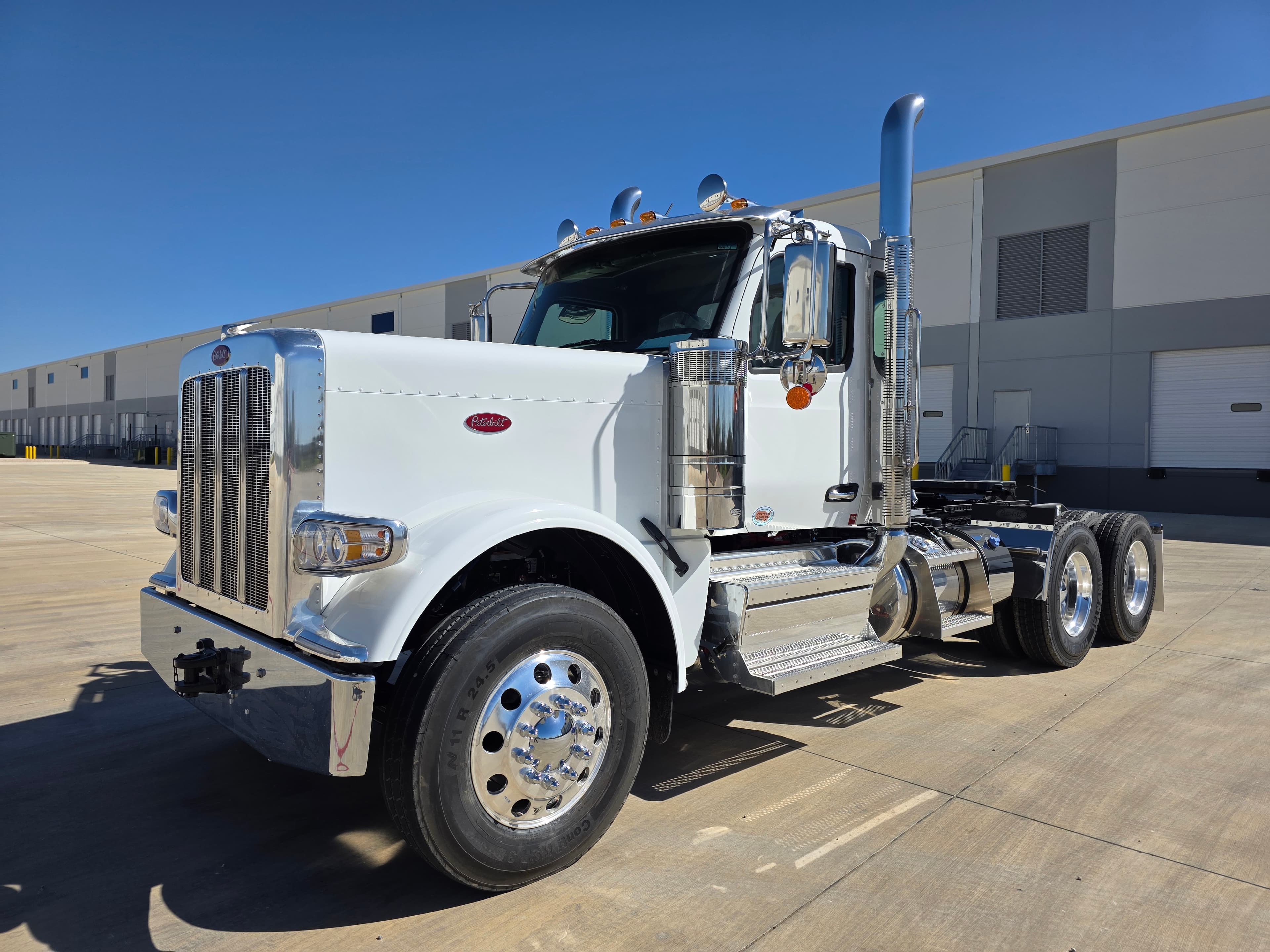 2027 PETERBILT 589