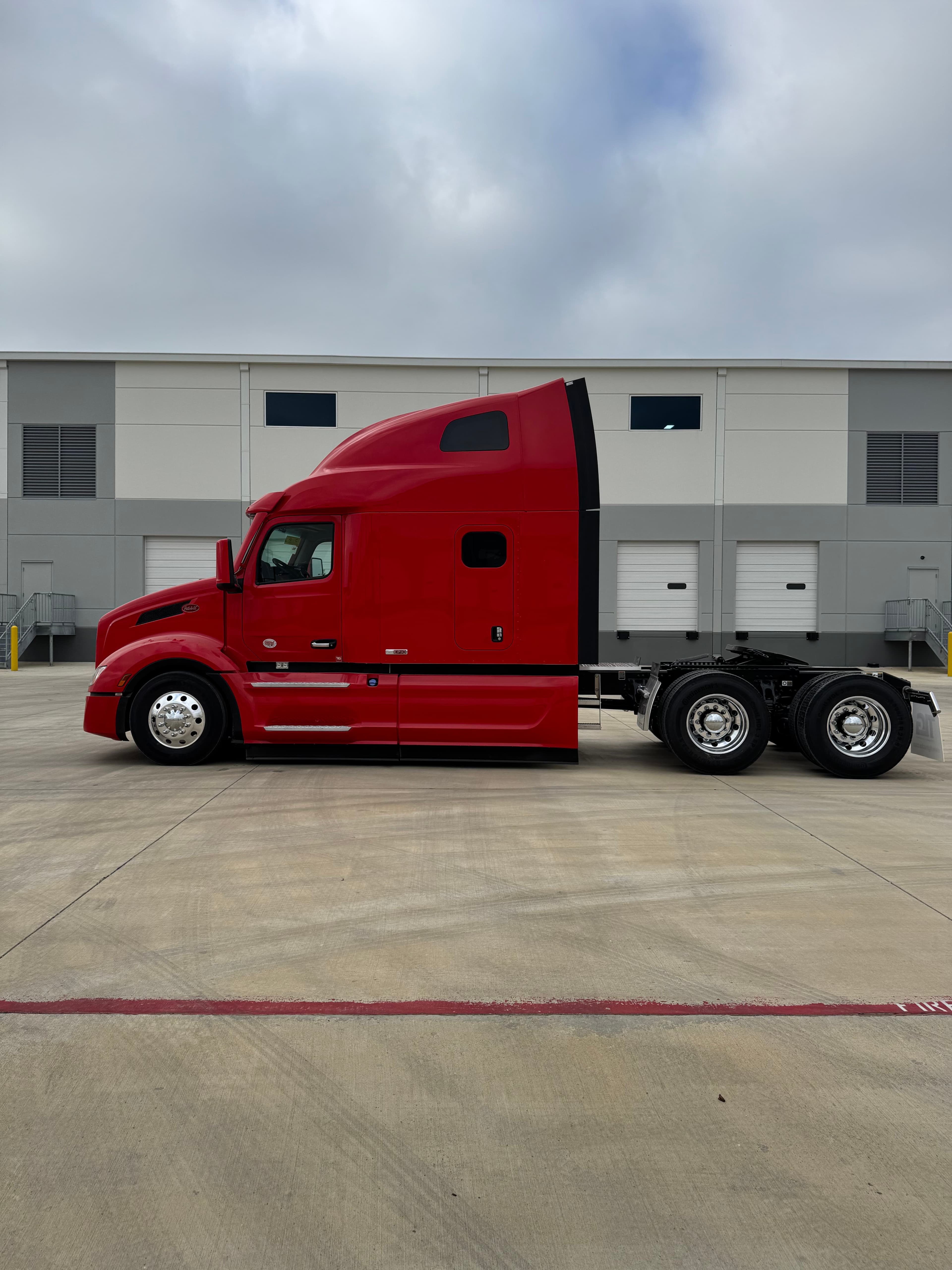 2027 PETERBILT 579
