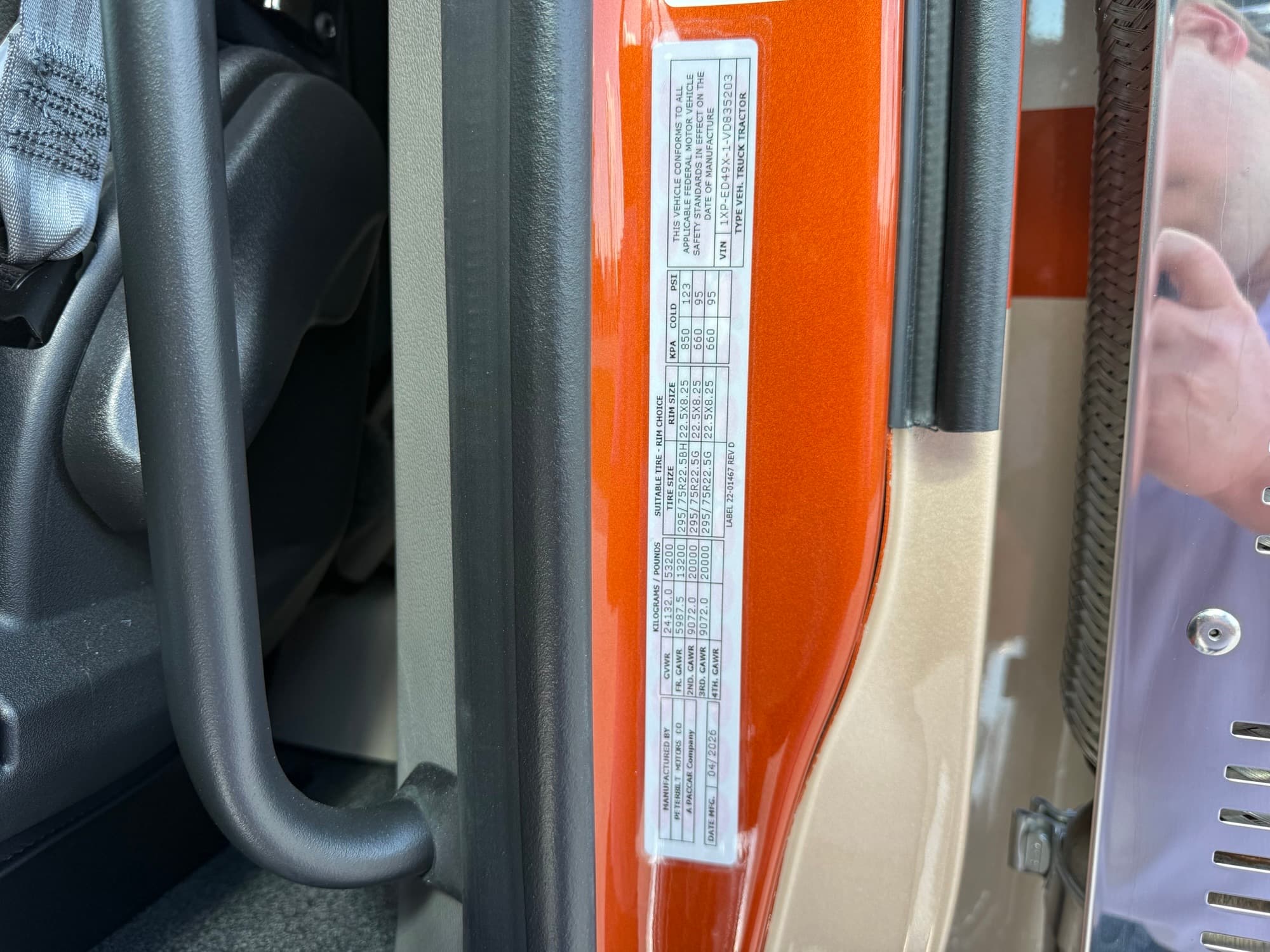 2027 Peterbilt 589 — photo 10