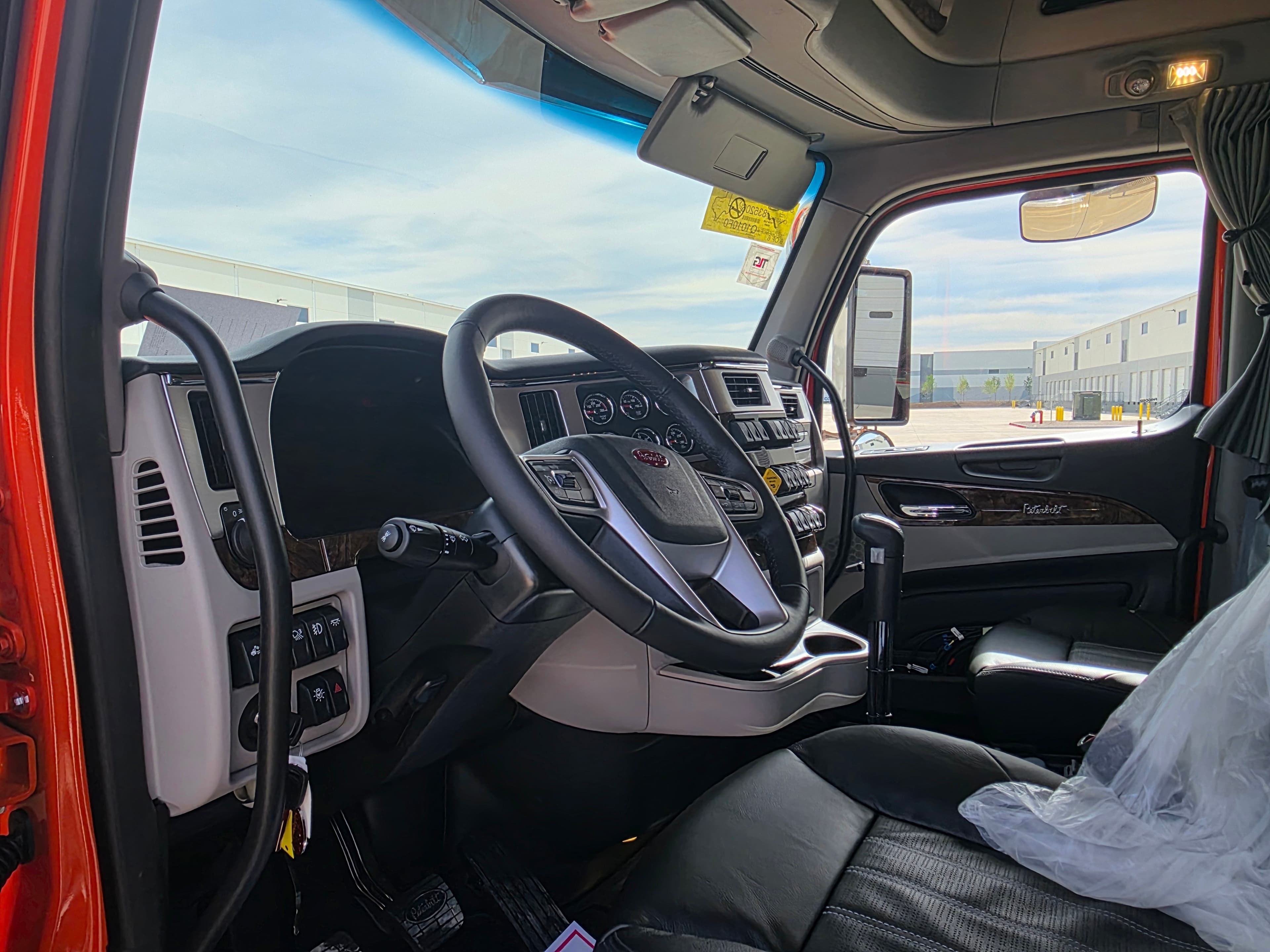 2027 Peterbilt 589 — photo 9