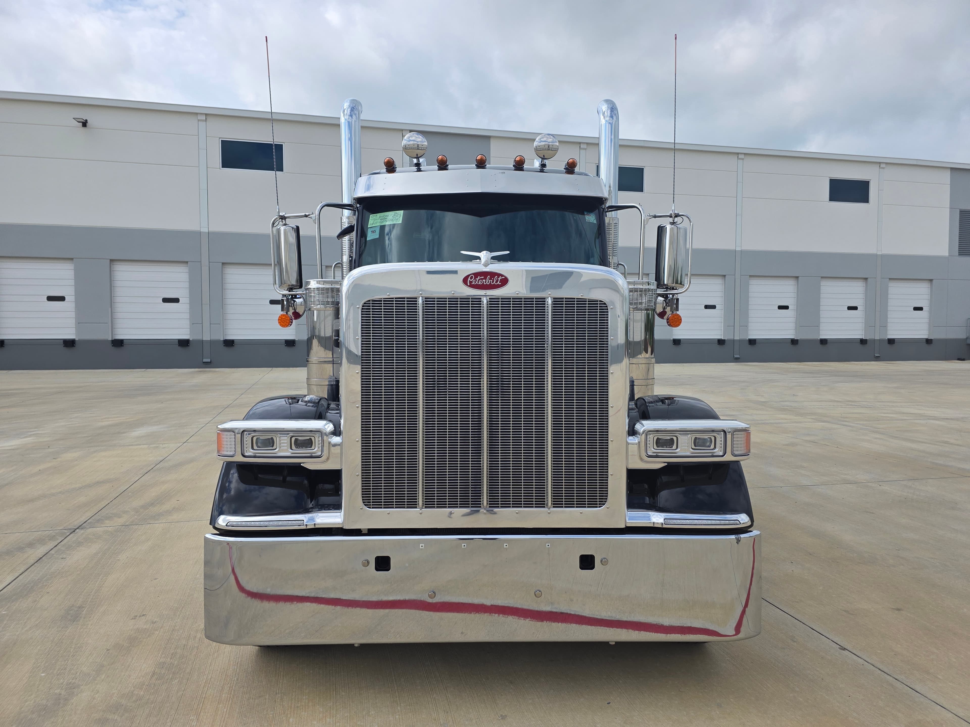 2027 Peterbilt 589 — photo 8