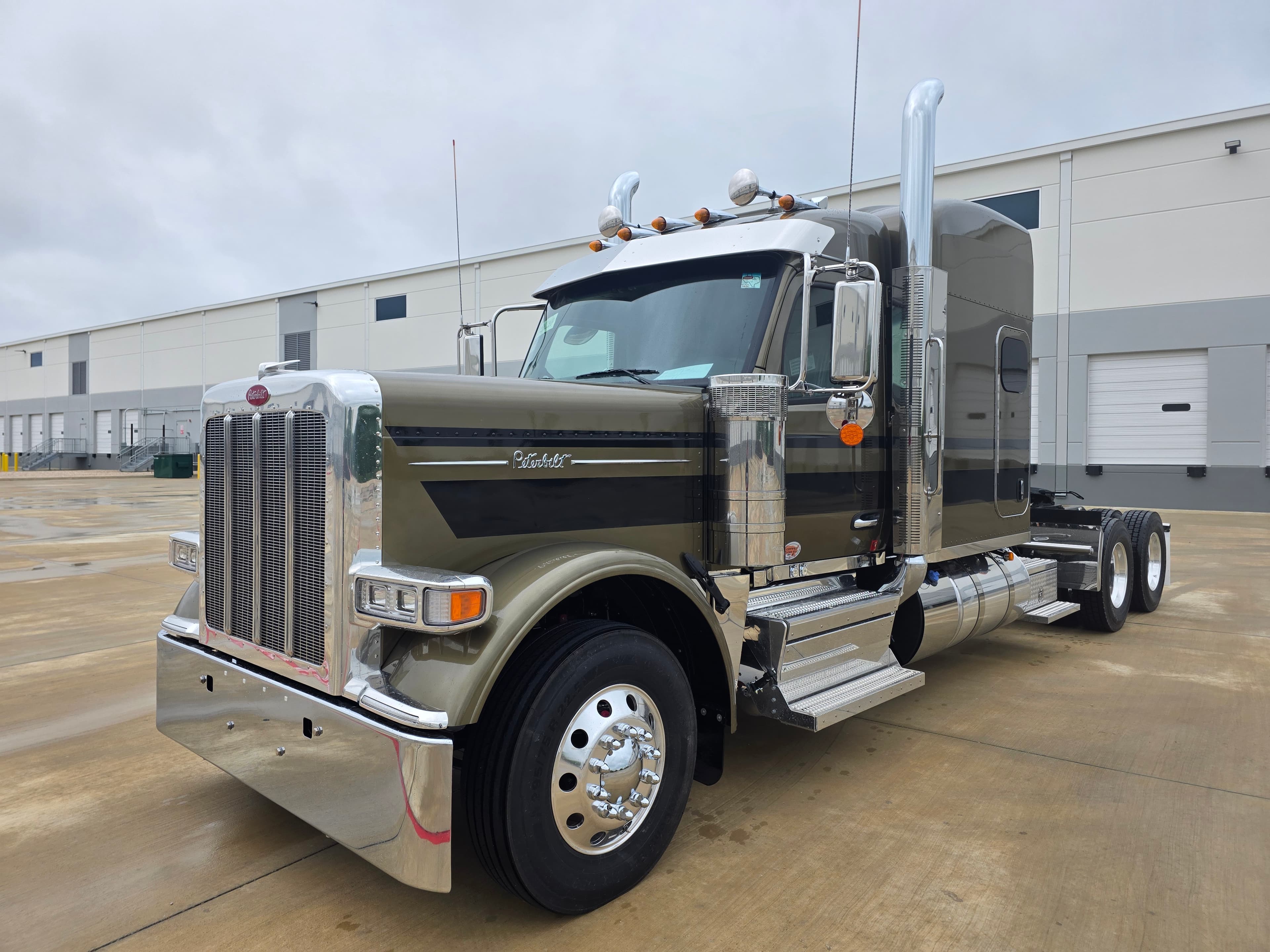 2027 Peterbilt 589
