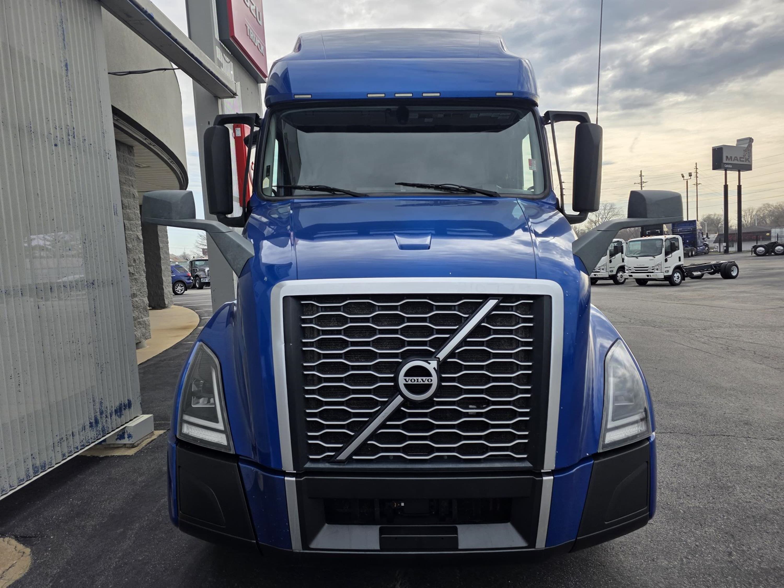 2021 Volvo VNL 760 in CAHOKIA, IL — photo 3