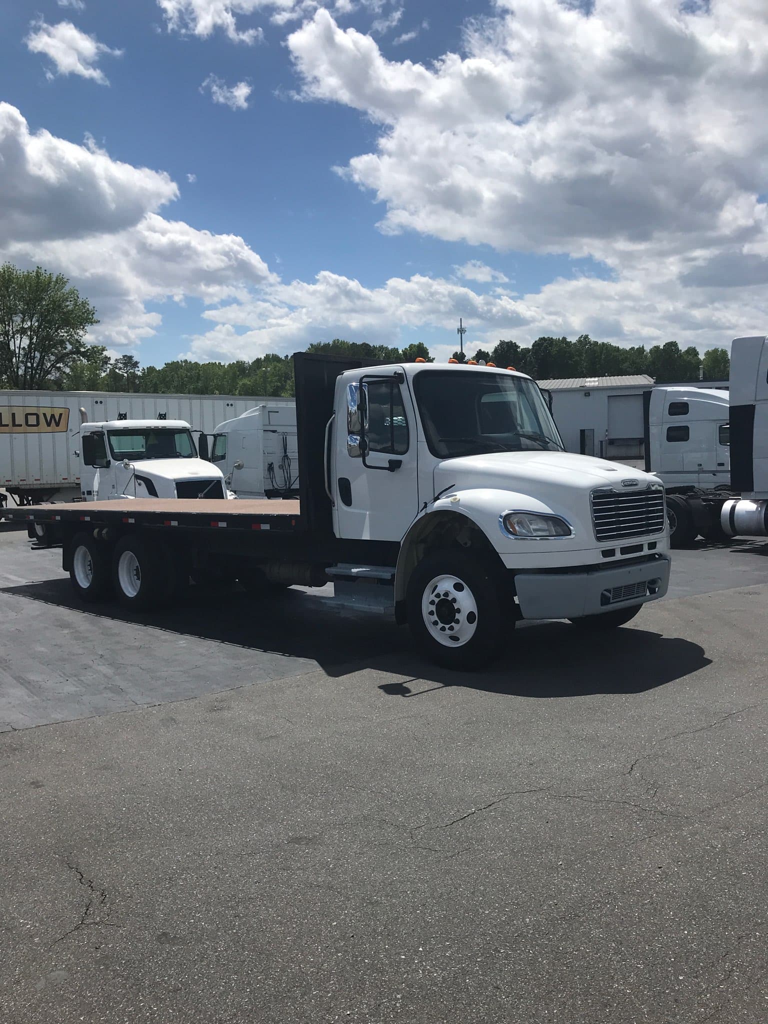 2015 Freightliner M2 106