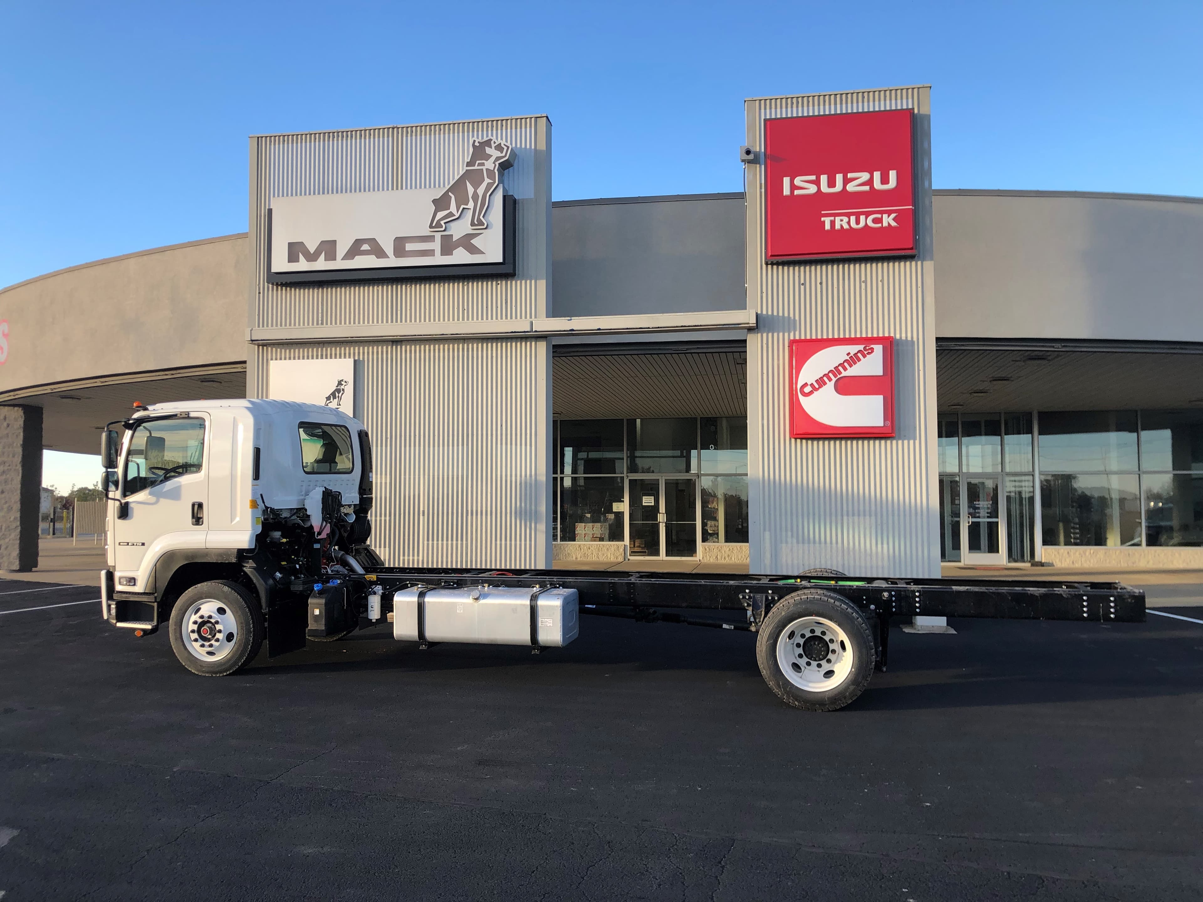 2023 Isuzu FTR