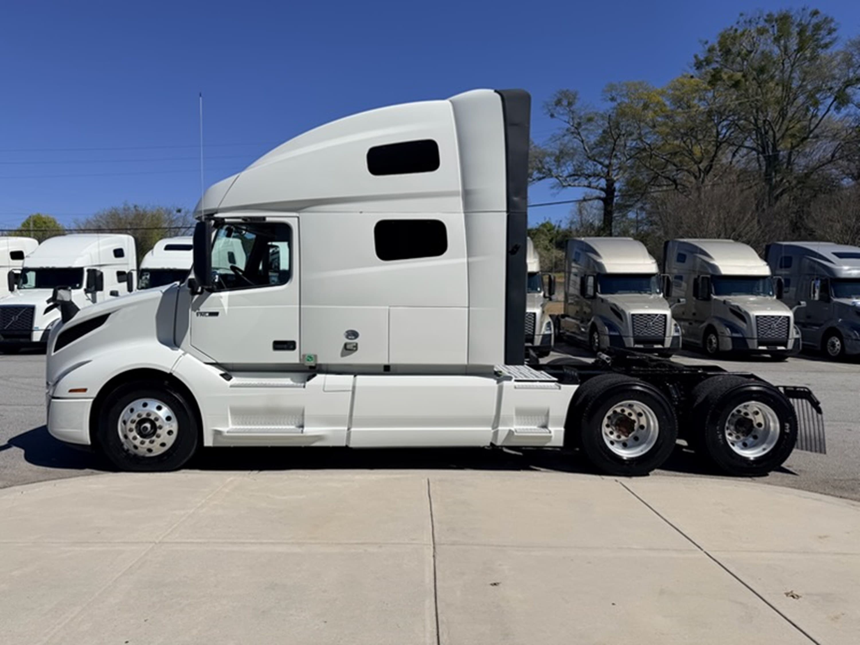 2023 Volvo VNL 760 in ATLANTA (700 & 703), GA — photo 7