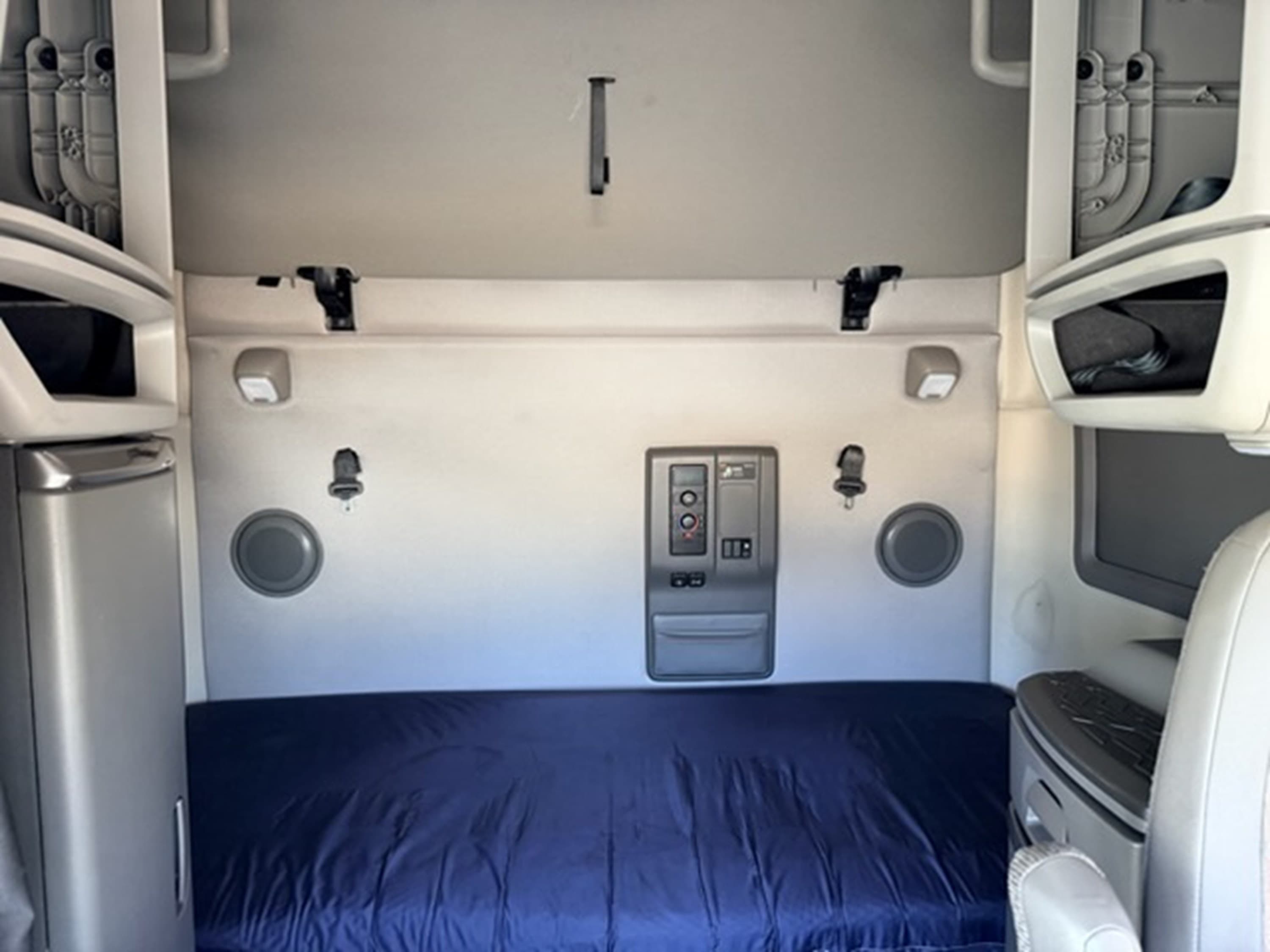 2023 Volvo VNL 760 in ATLANTA (700 & 703), GA — photo 11