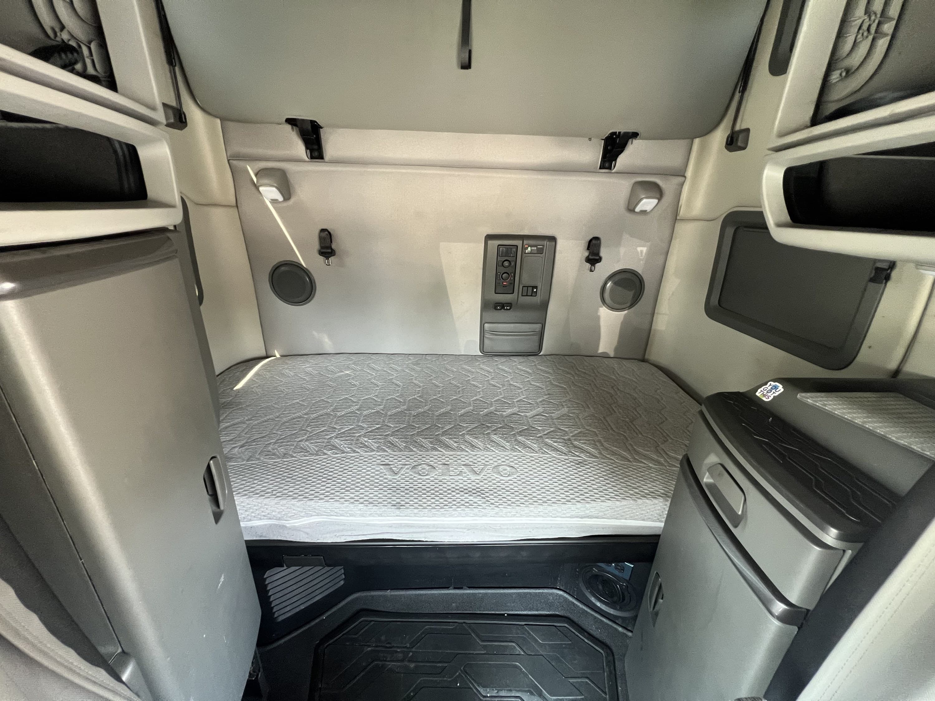 2023 Volvo VNL 760 in GA — photo 7