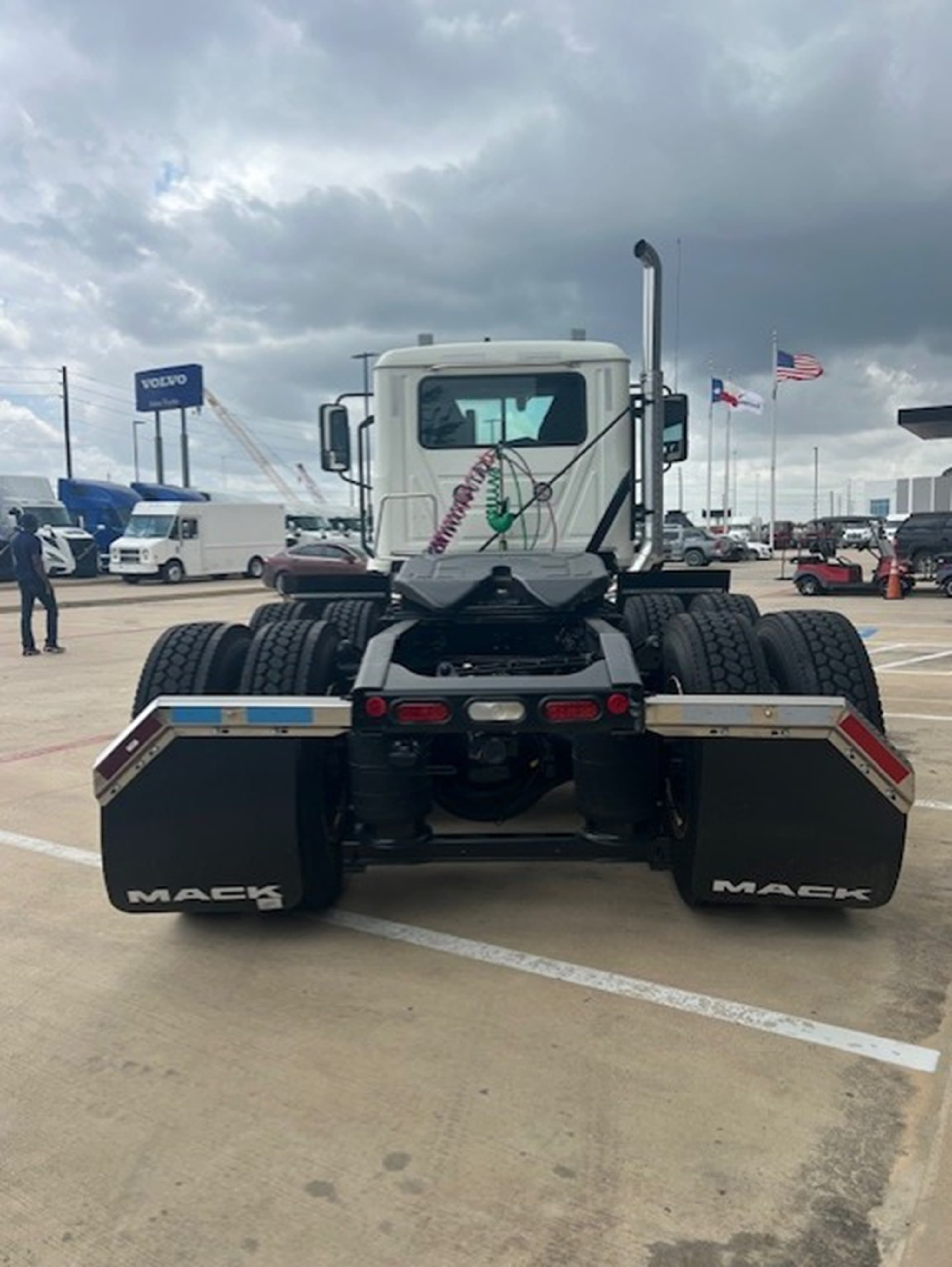 2025 Mack Anthem in HOUSTON, TX — photo 11