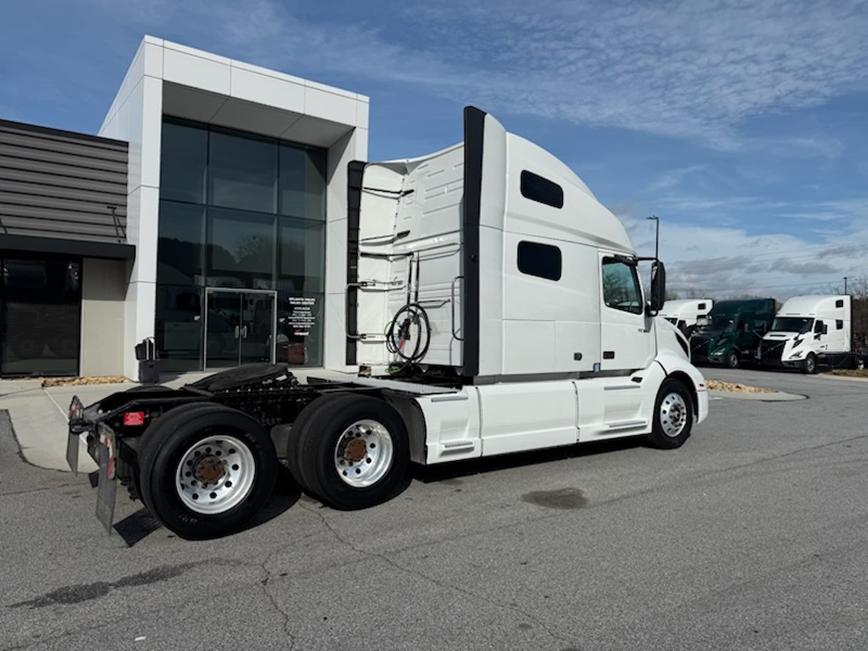 2023 Volvo VNL 760 in ATLANTA (700 & 703), GA — photo 3