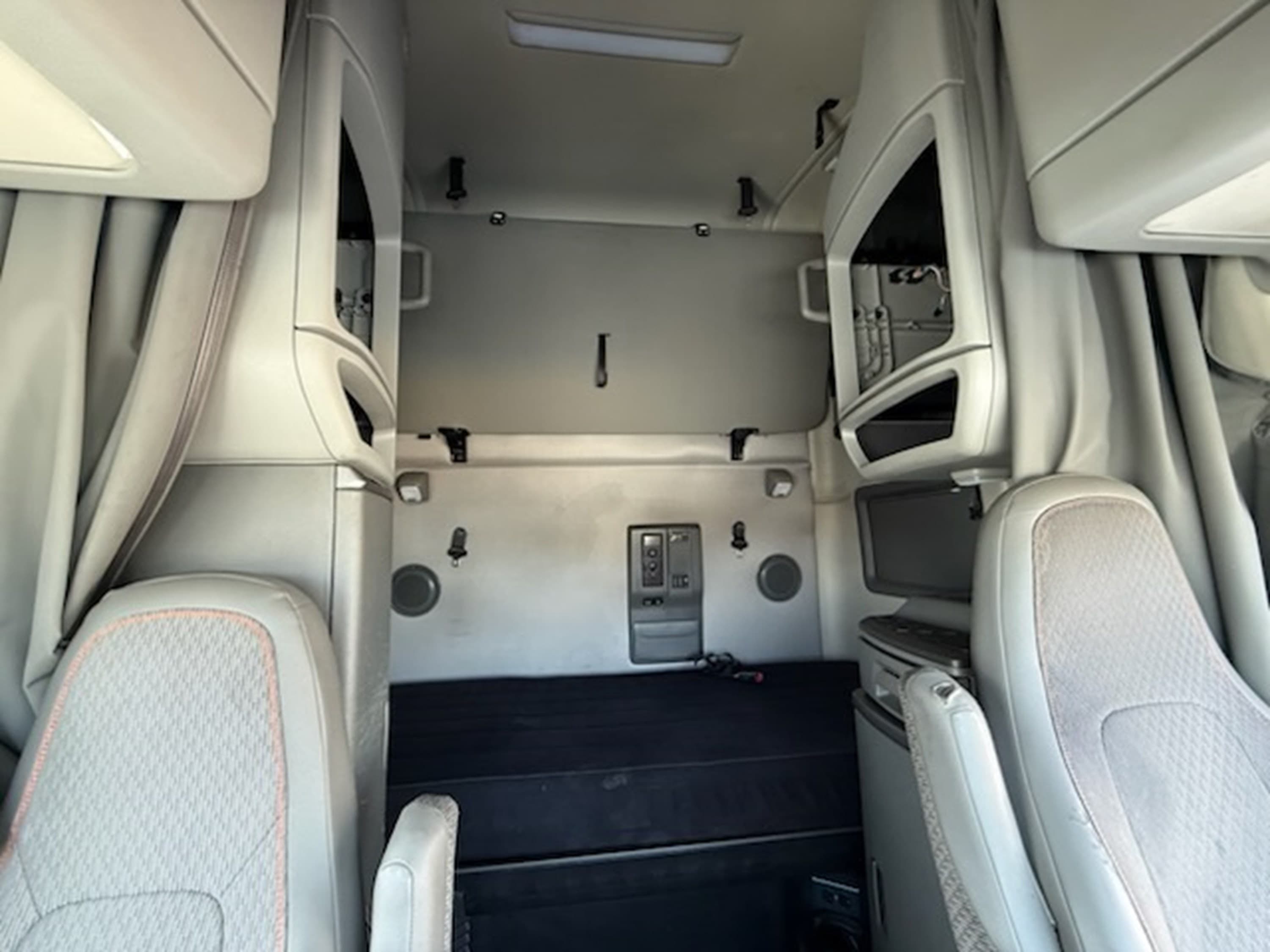 2023 Volvo VNL 760 in ATLANTA (700 & 703), GA — photo 14
