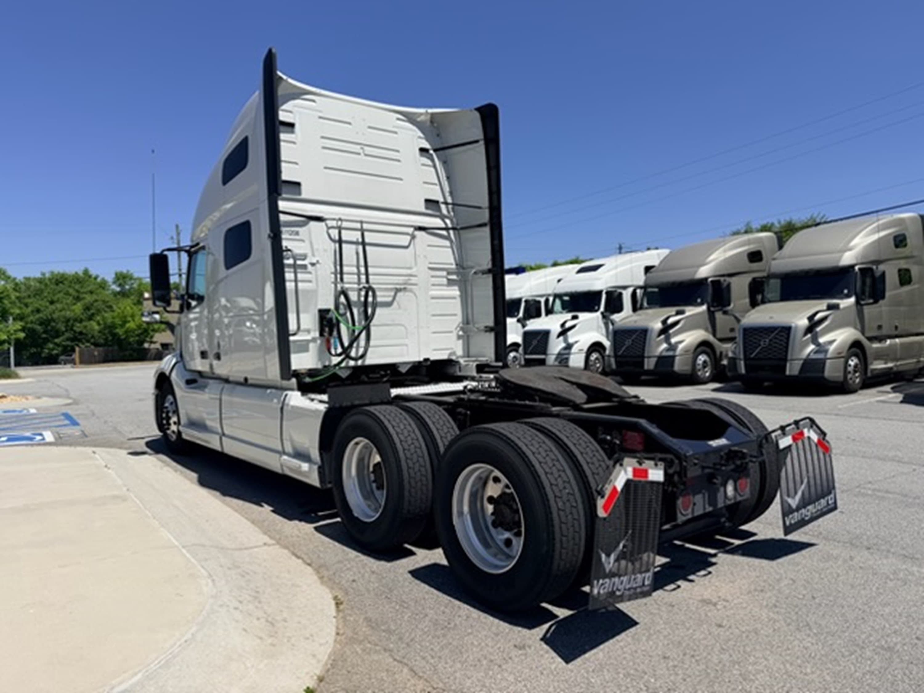 2023 Volvo VNL 760 in GA — photo 5