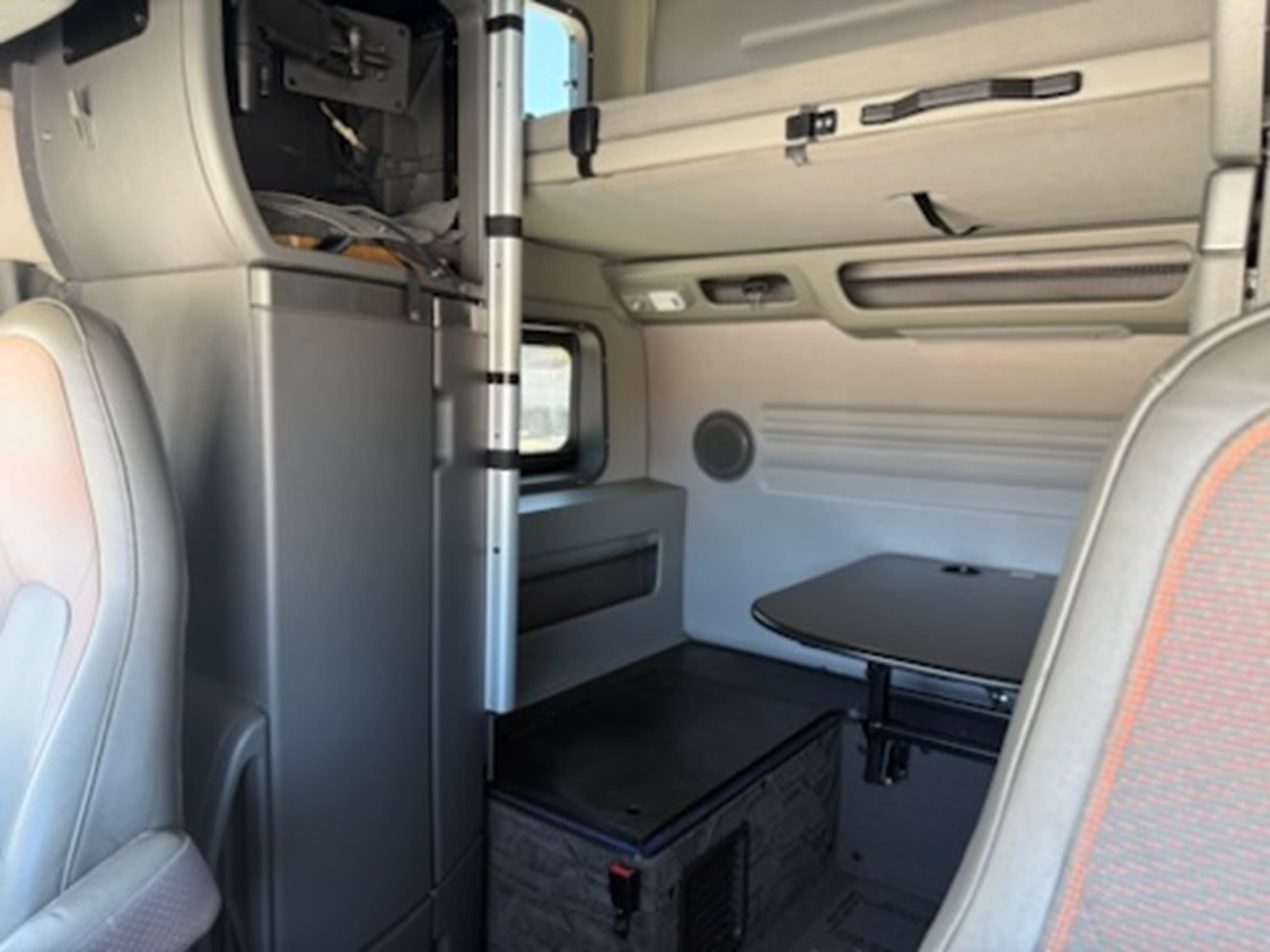 2023 Volvo VNL 860 in PHOENIX, AZ — photo 10