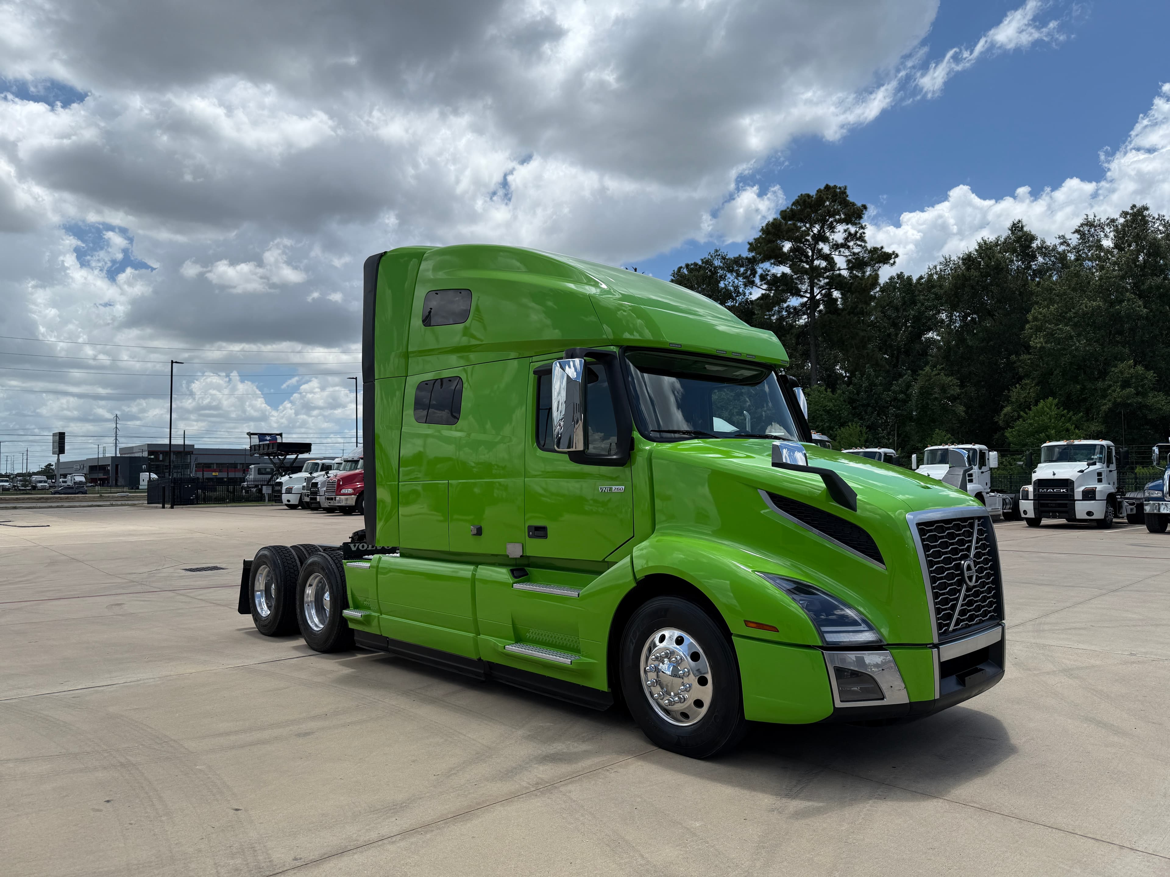 2024 Volvo VNL 760 in HOUSTON, TX — photo 3