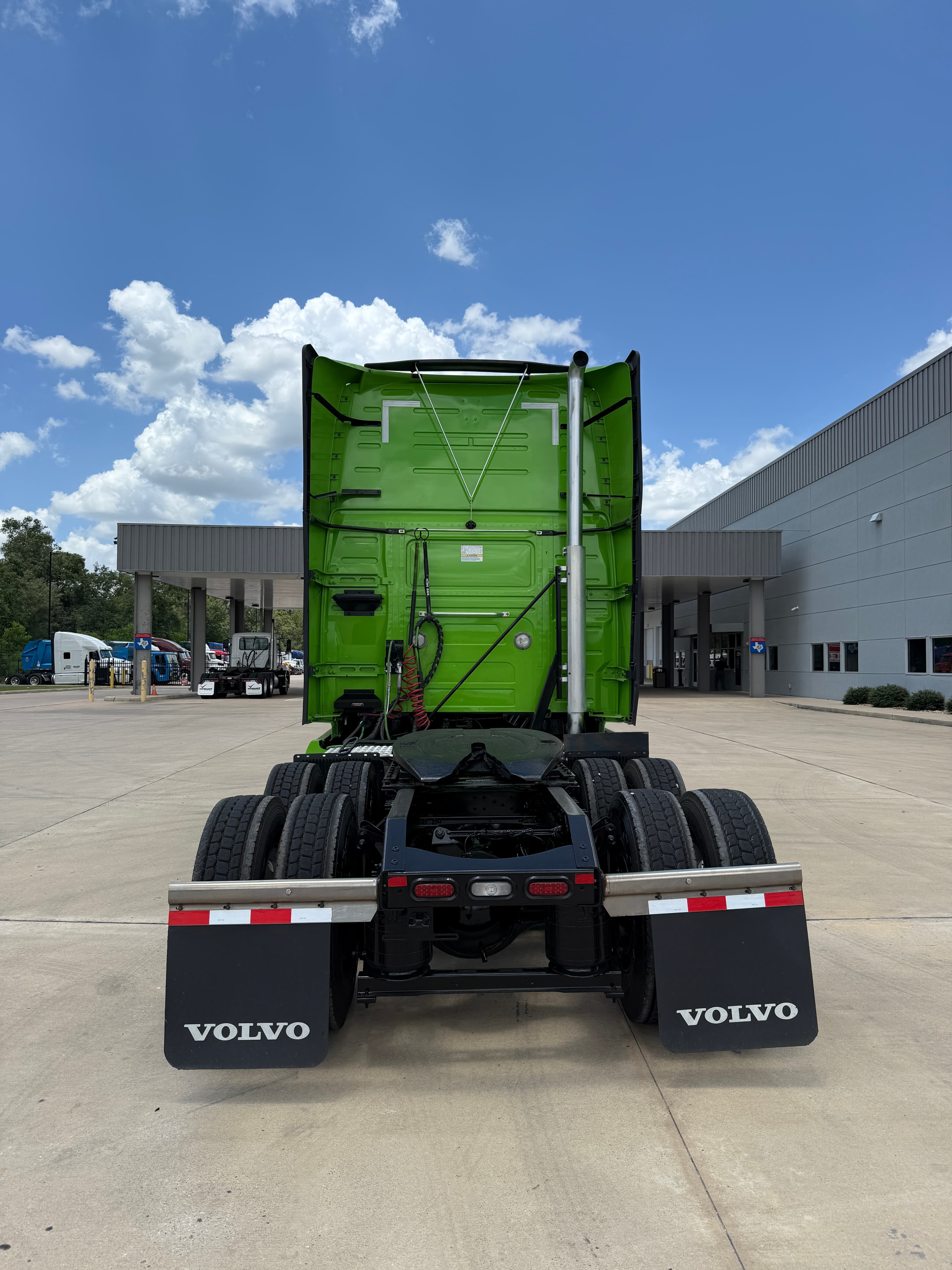 2024 Volvo VNL 760 in HOUSTON, TX — photo 6