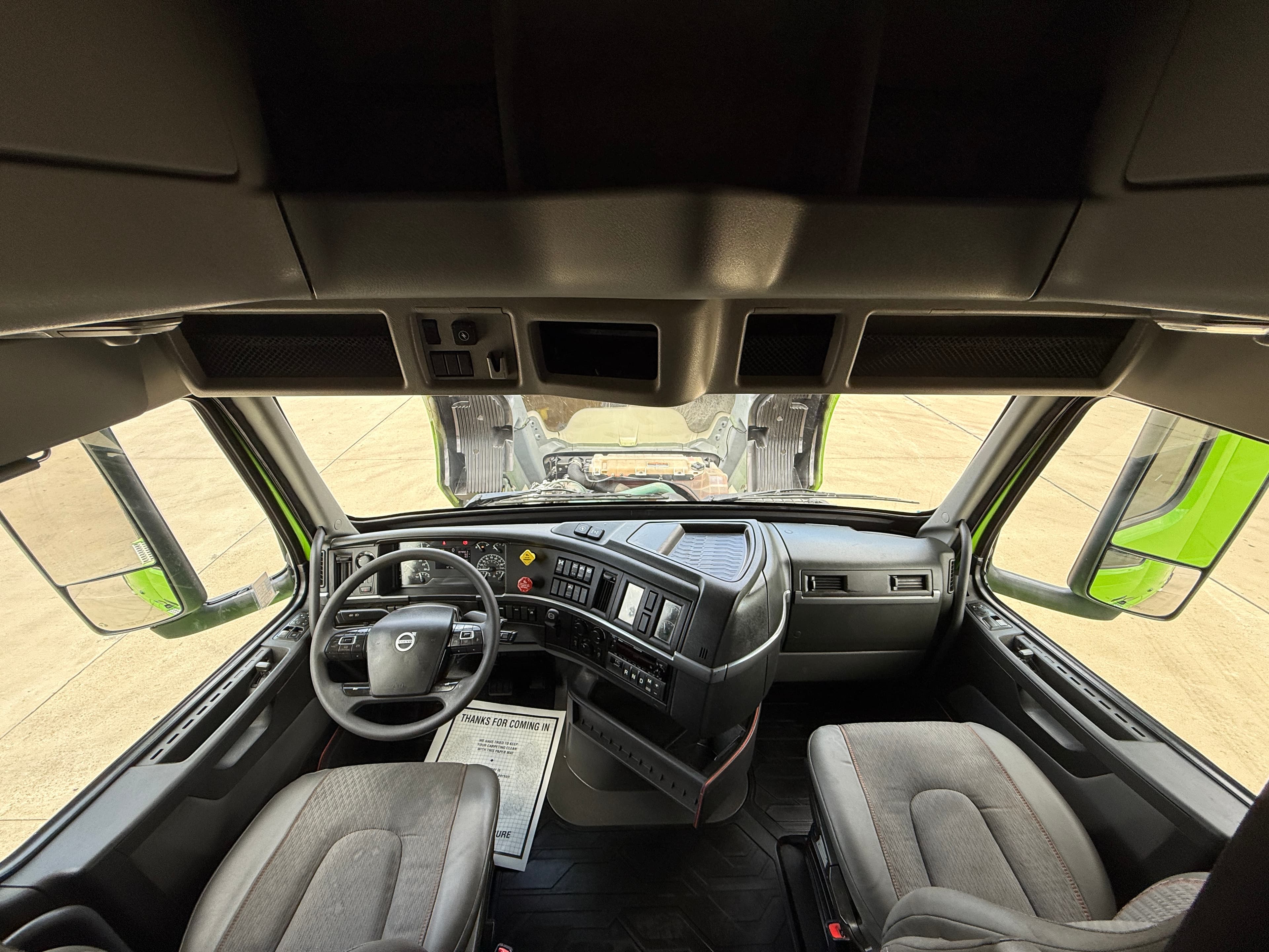 2024 Volvo VNL 760 in HOUSTON, TX — photo 17