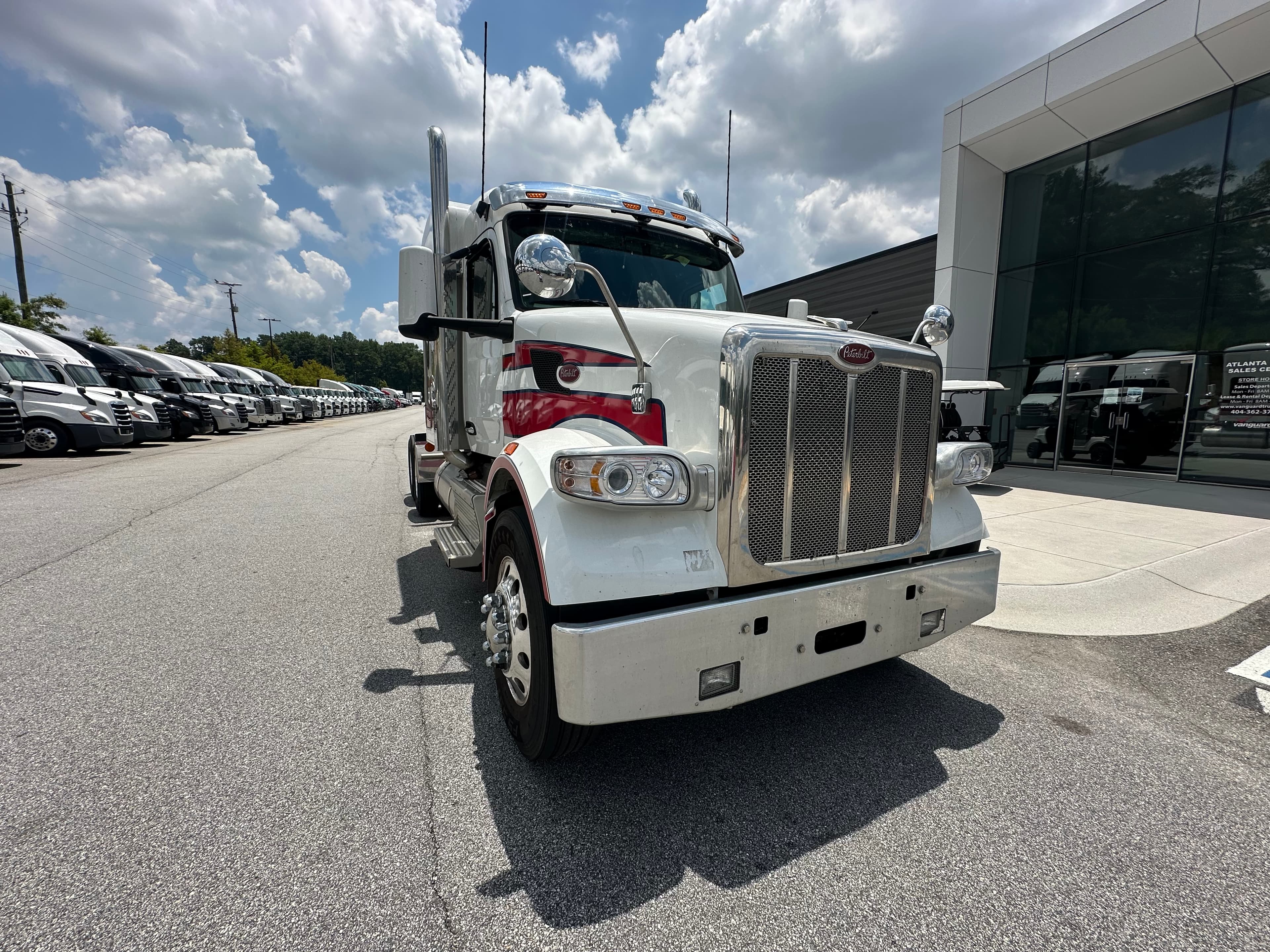 2022 Peterbilt 567