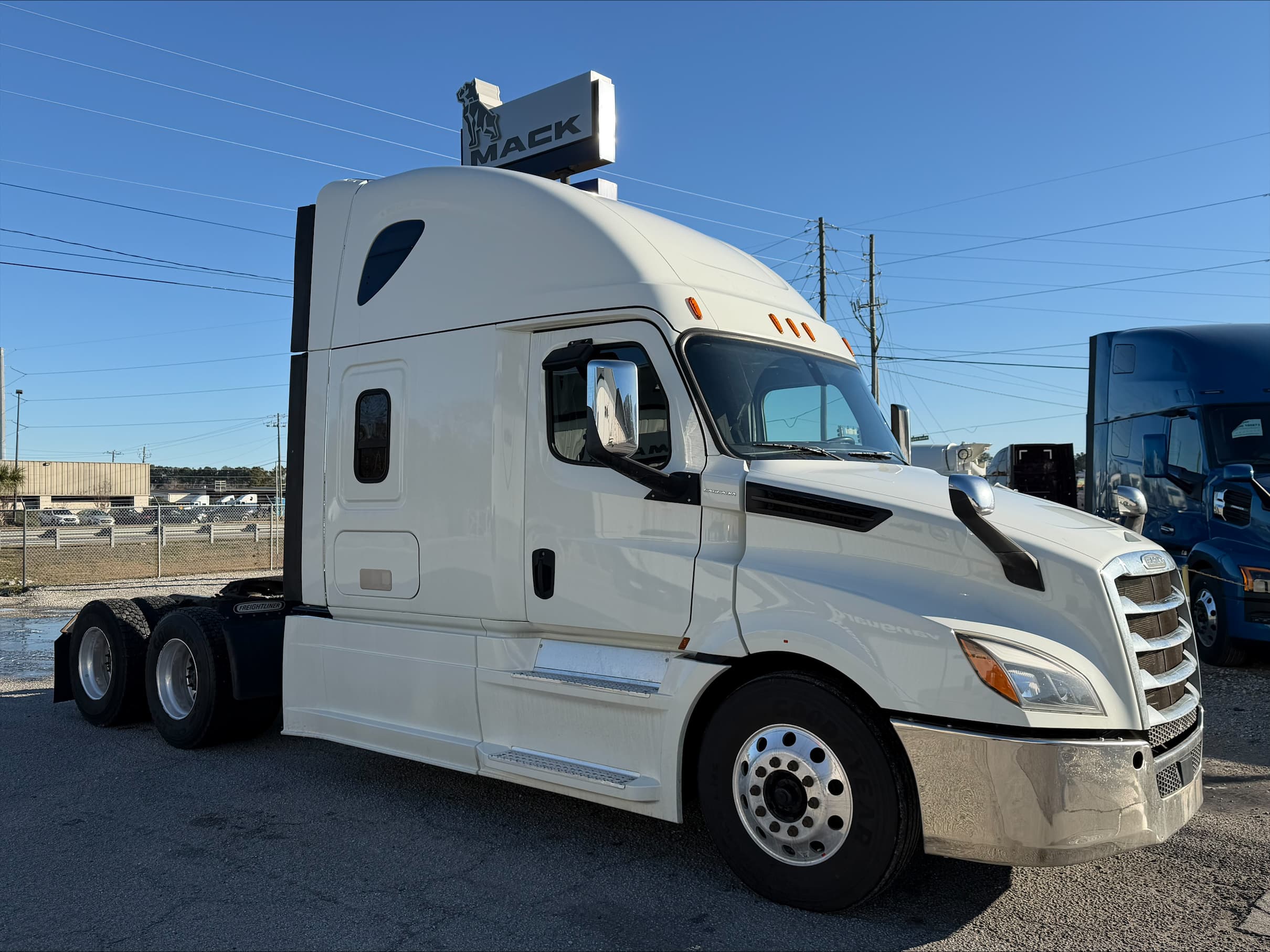 2020 Freightliner Cascadia