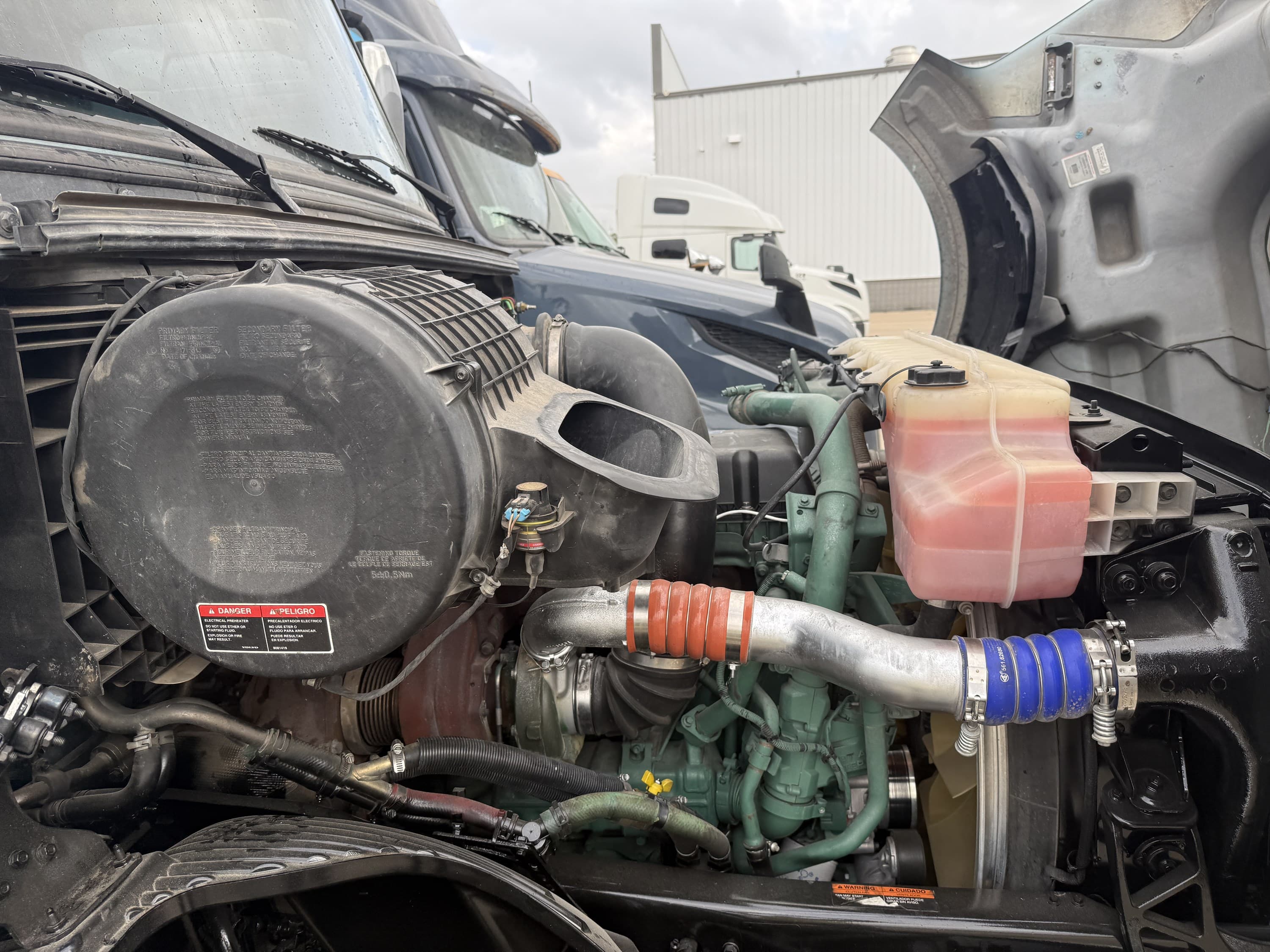 2021 Volvo VNL 760 in HOUSTON, TX — photo 16