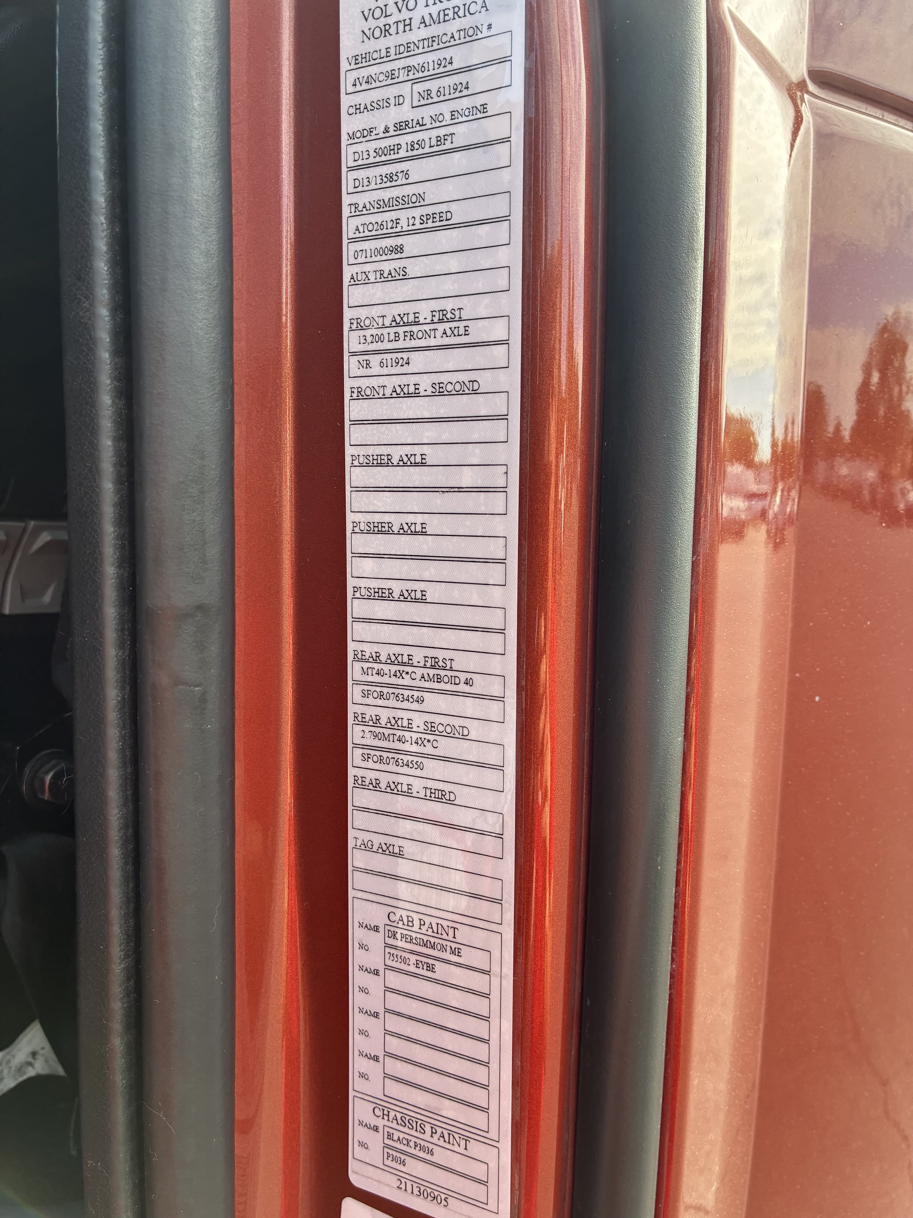 2023 Volvo VNL 860 in CHARLOTTE, NC — photo 9