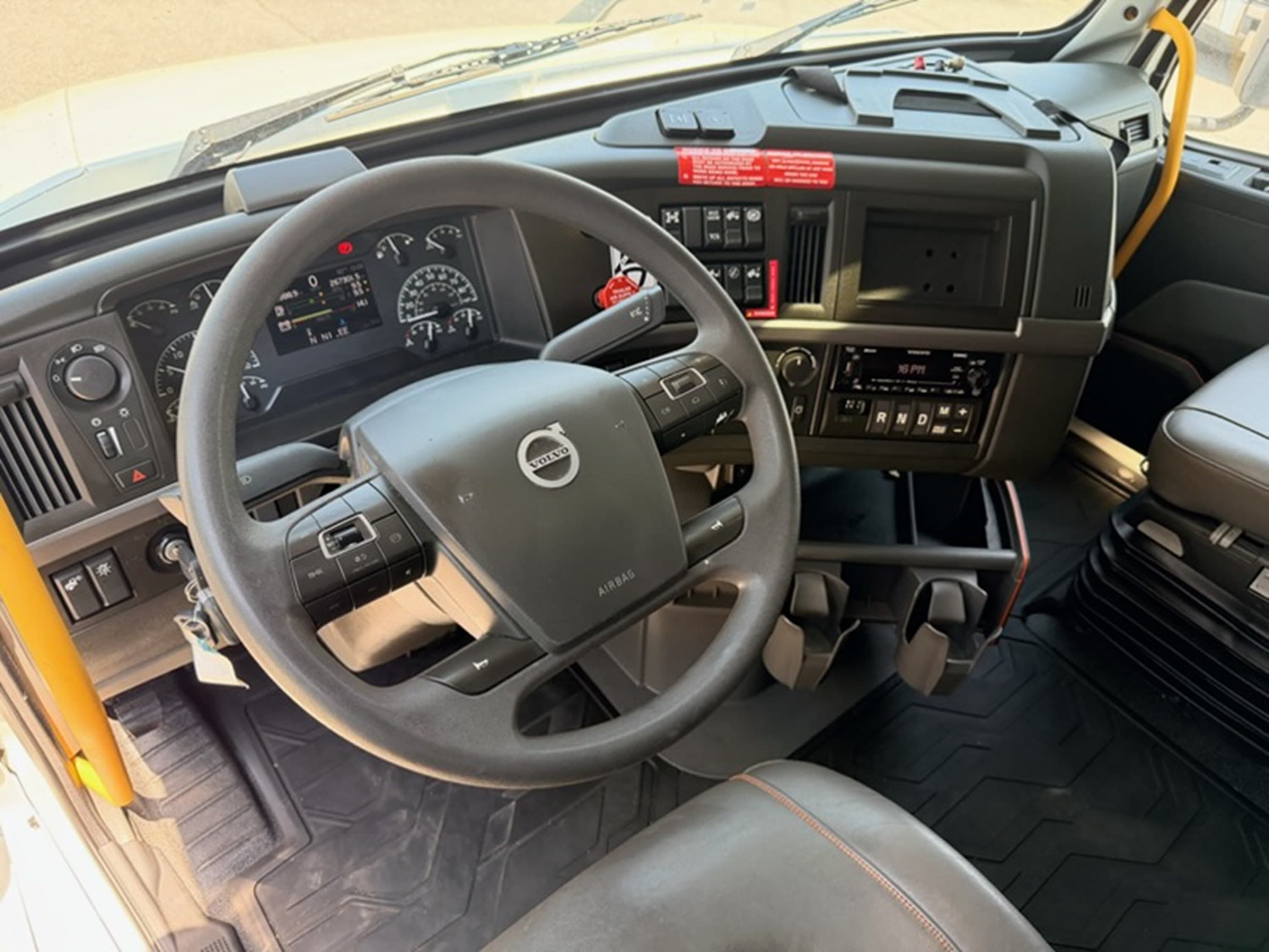 2024 Volvo VNL 860 in GA — photo 9
