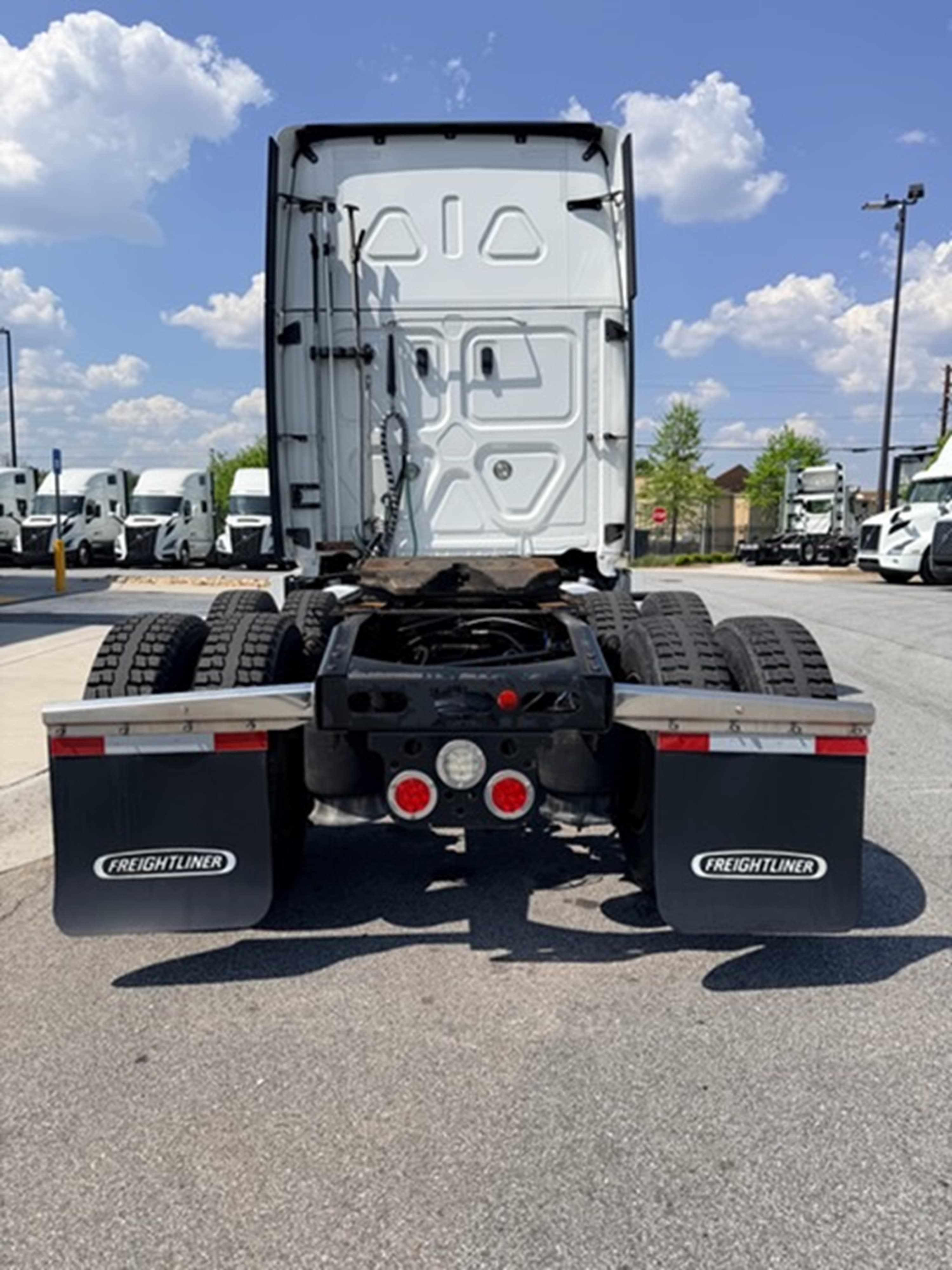 2023 Freightliner Cascadia in GA — photo 4