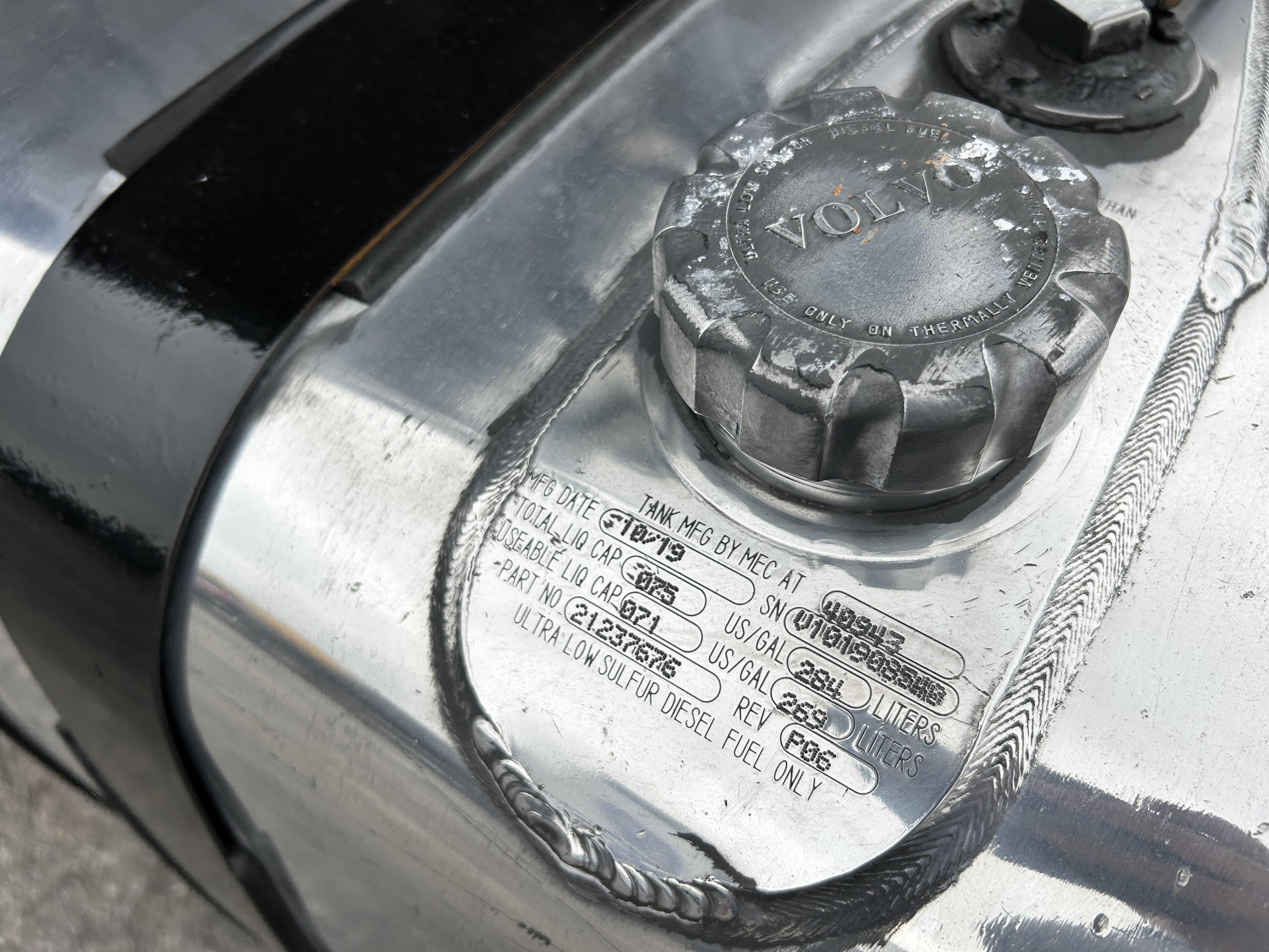 2020 Volvo VNR 640 in AUSTIN, TX — photo 9