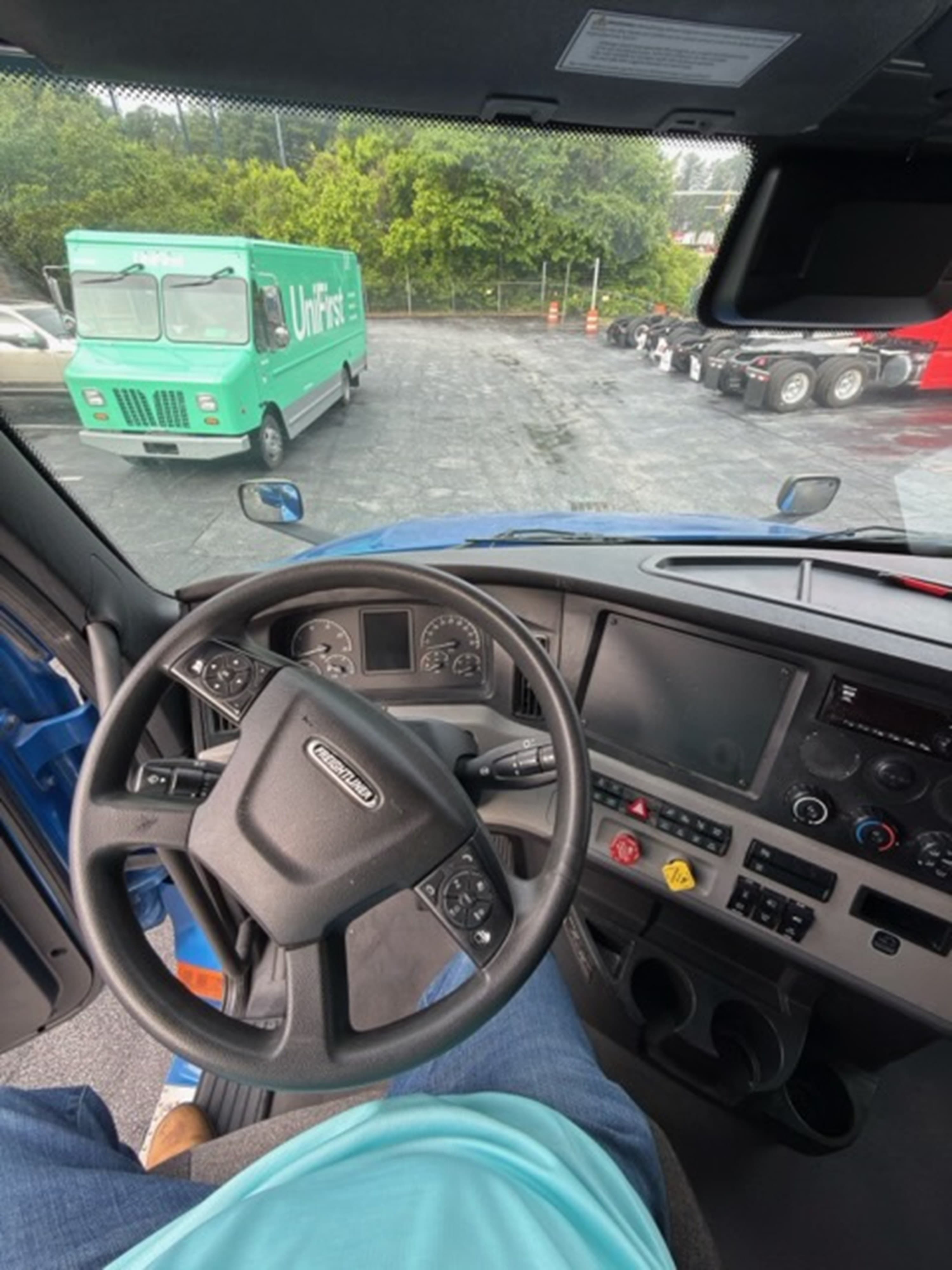 2021 Freightliner Cascadia in GUARDIAN ATLANTA — photo 10