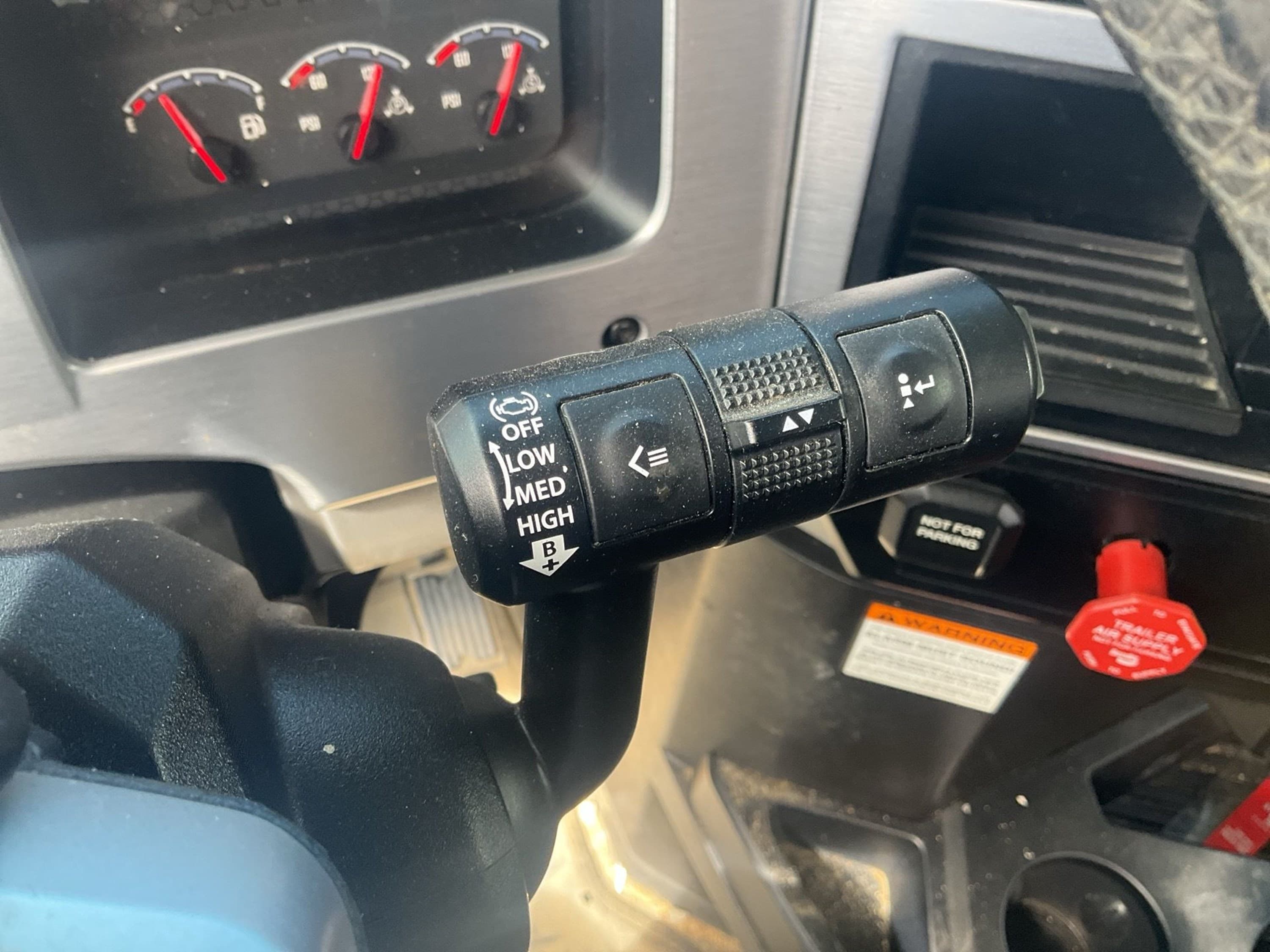 2024 Mack Anthem in CHARLOTTE, NC — photo 3