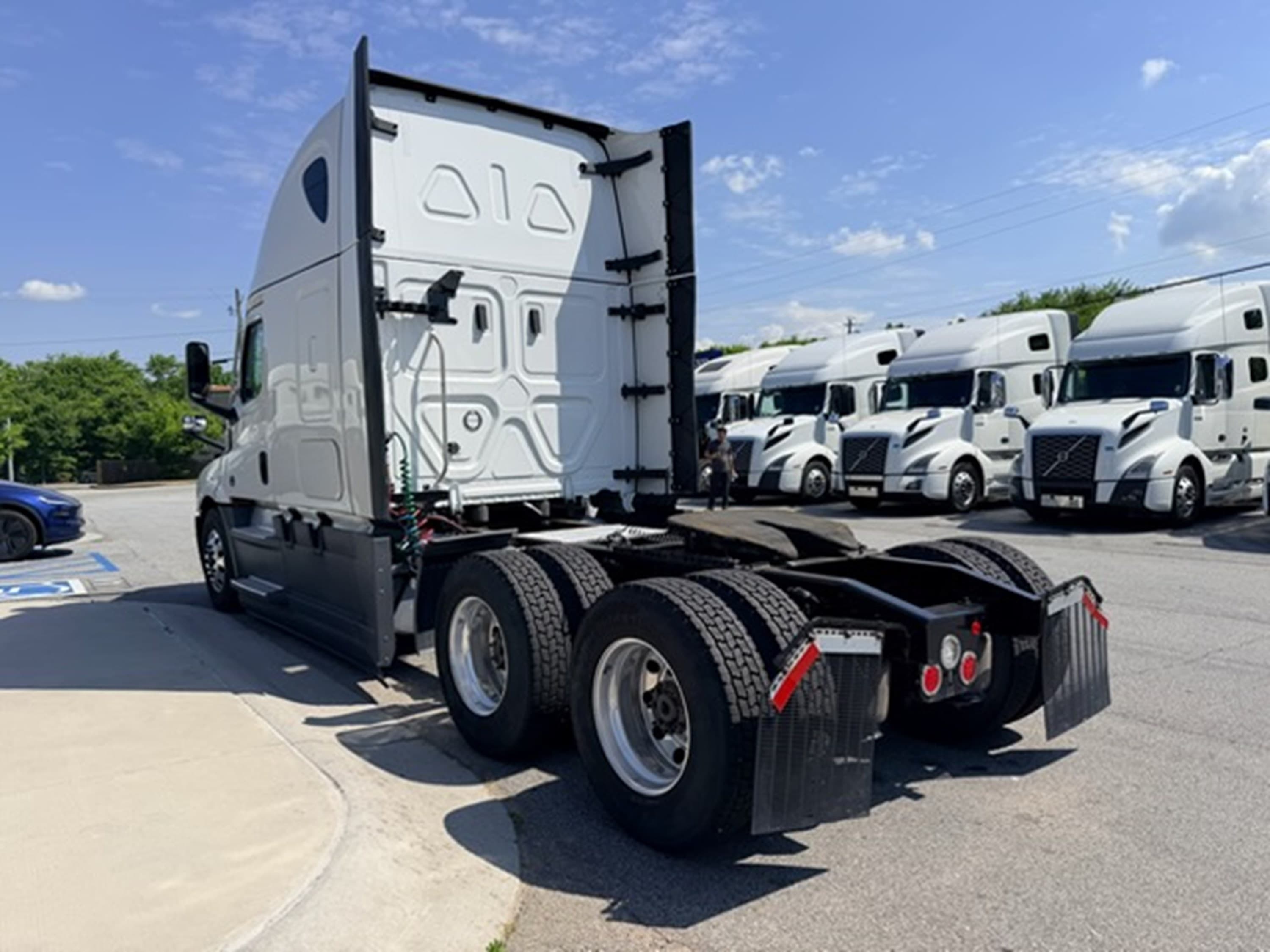 2024 Freightliner Cascadia in GA — photo 5