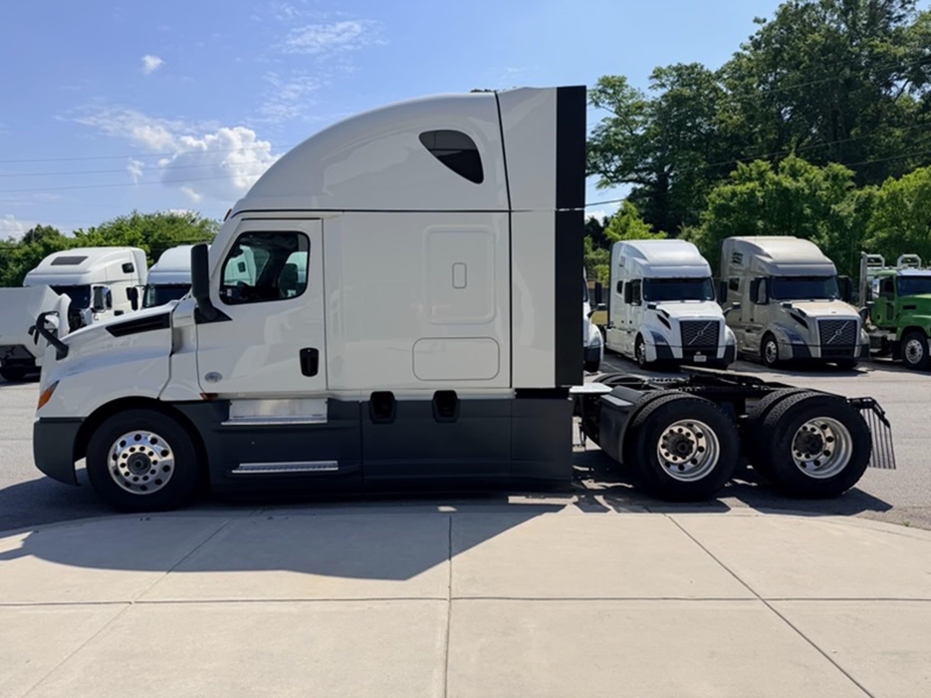 2024 Freightliner Cascadia in GA — photo 6