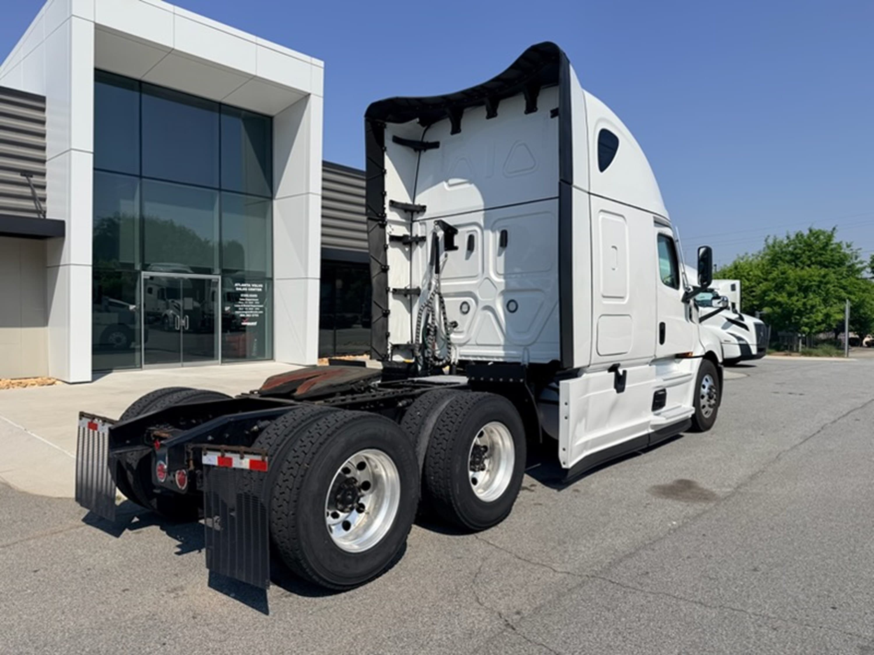 2024 Freightliner Cascadia in GA — photo 3