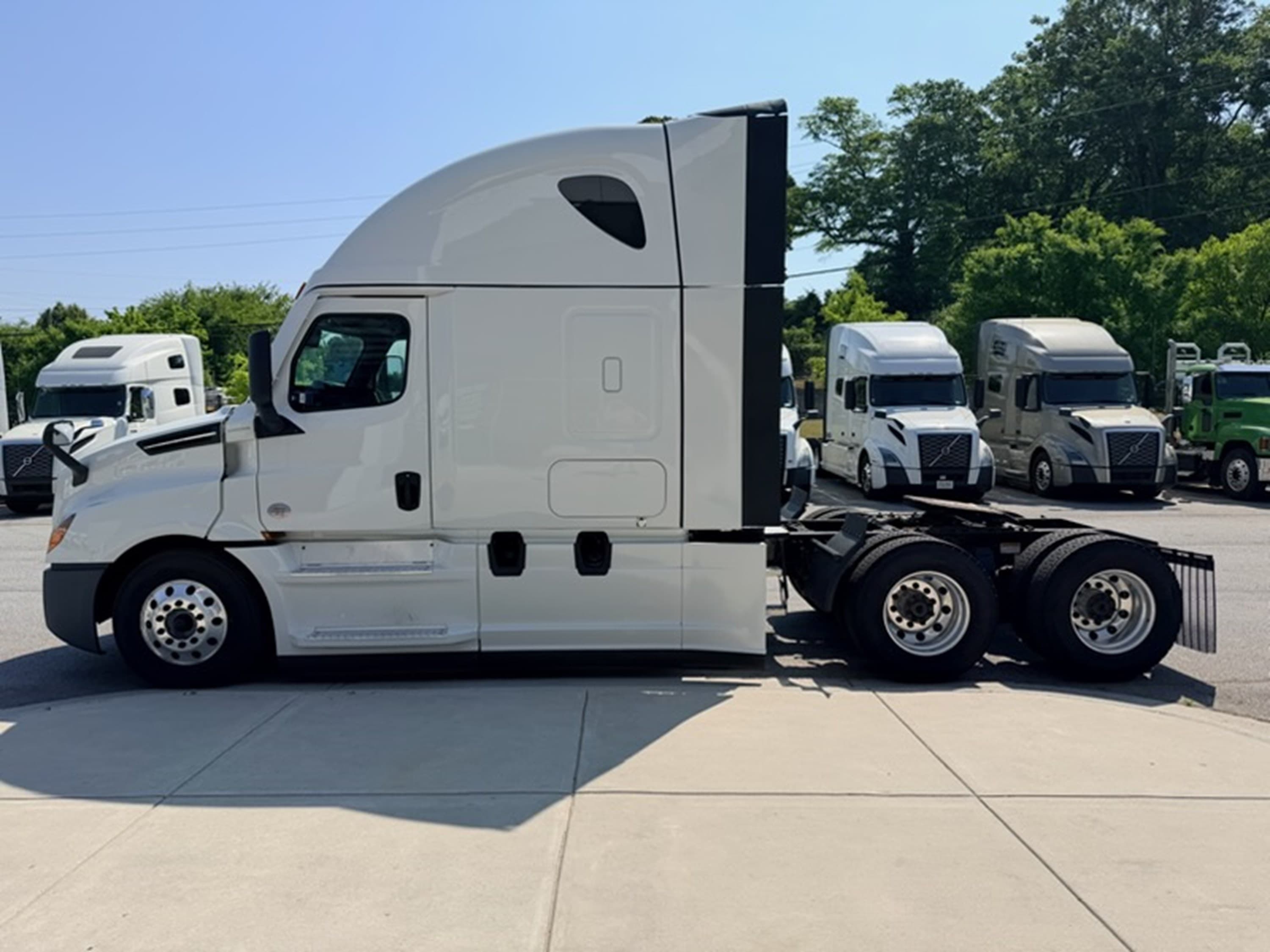 2024 Freightliner Cascadia in GA — photo 6