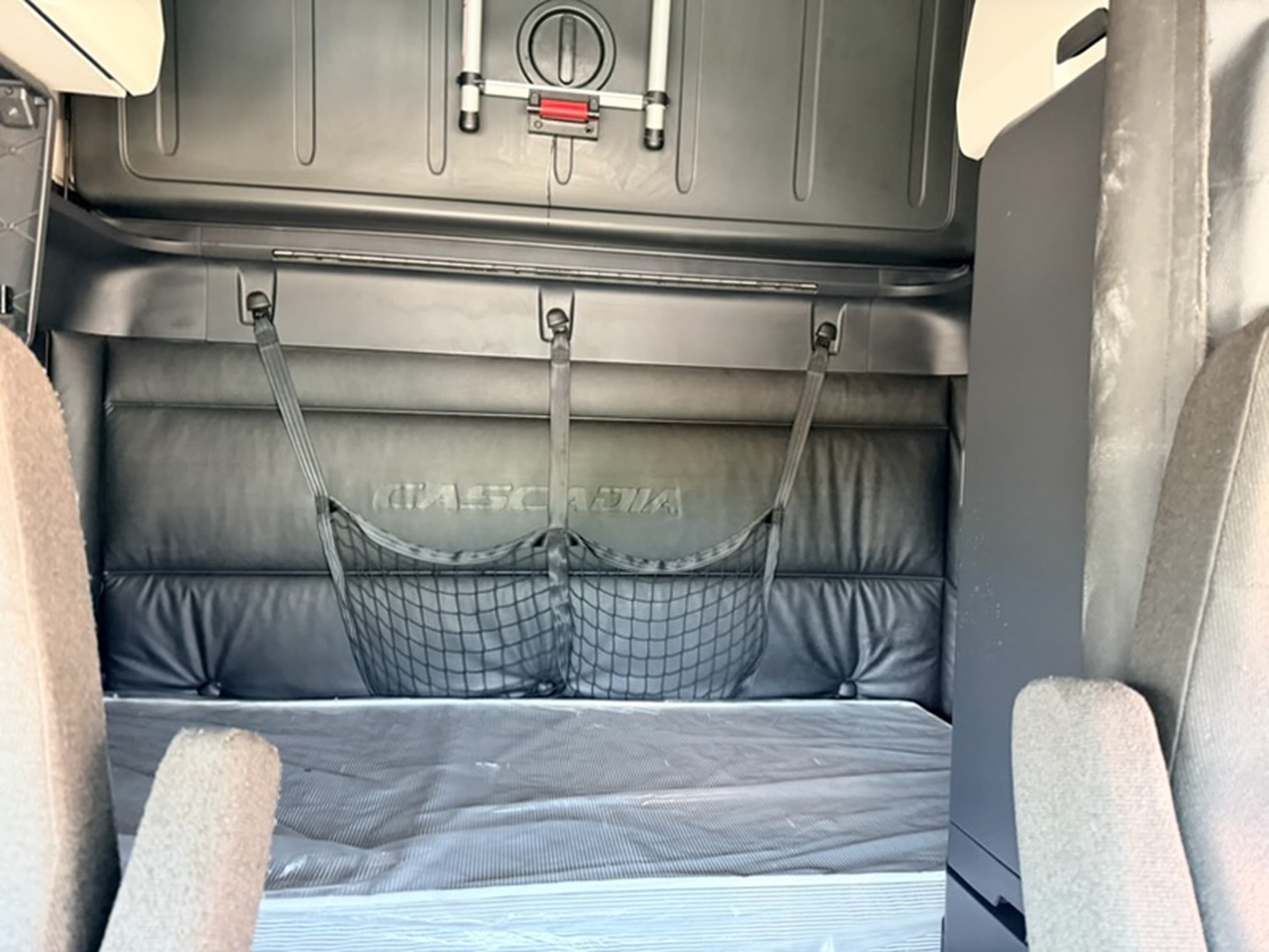 2024 Freightliner Cascadia in GA — photo 9
