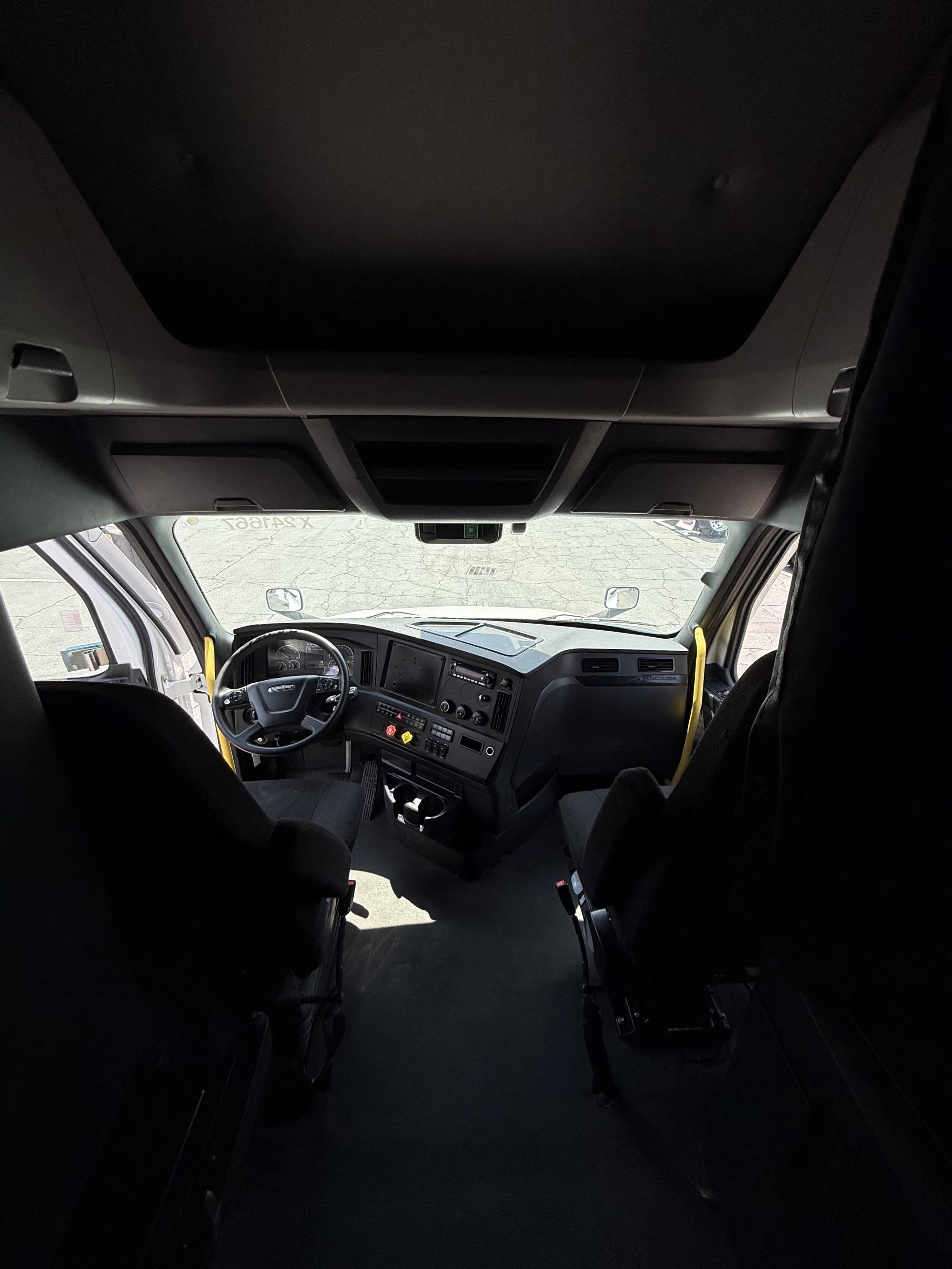 2024 Freightliner Cascadia in GUARDIAN ATLANTA — photo 11