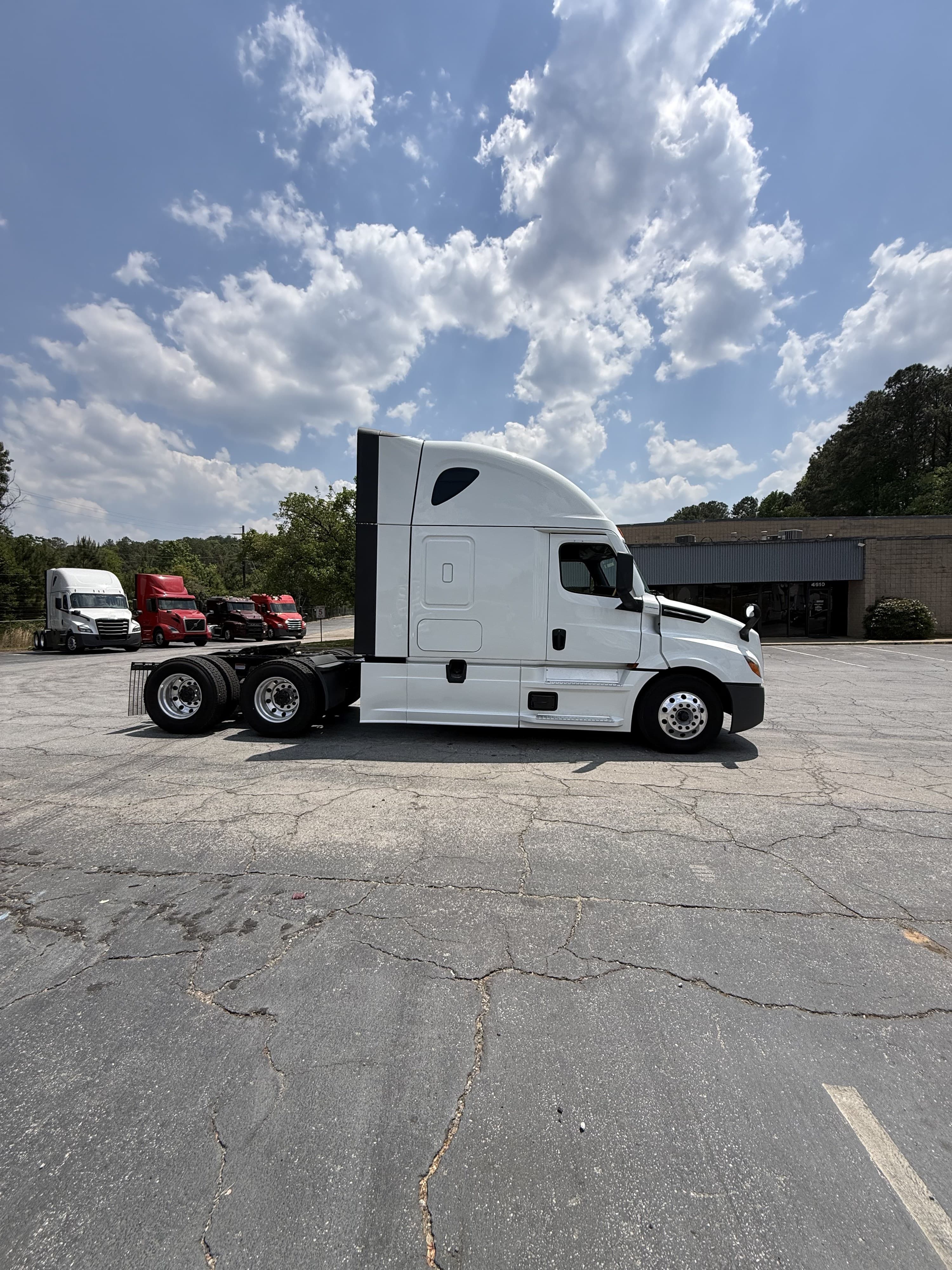 2024 Freightliner Cascadia in GUARDIAN ATLANTA — photo 6