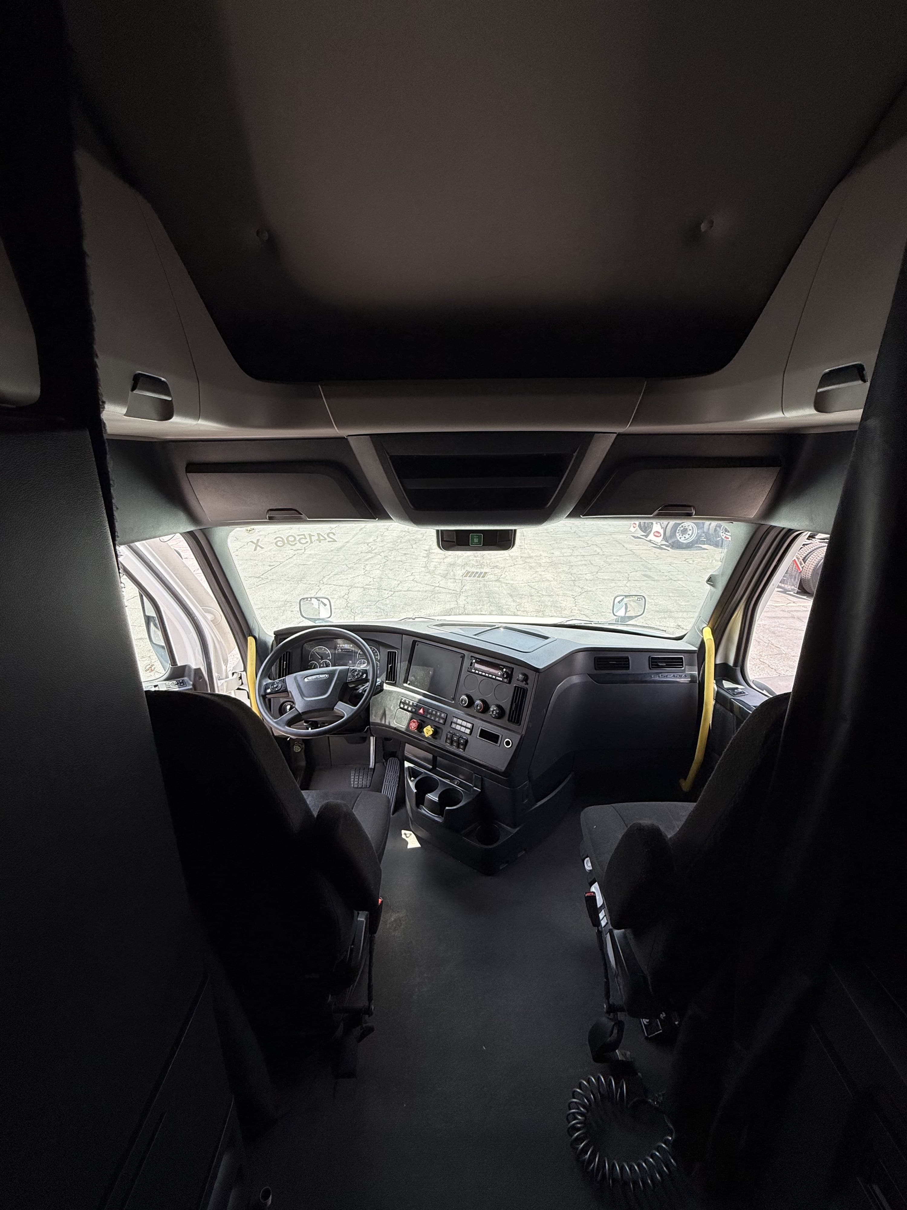 2024 Freightliner Cascadia in GUARDIAN ATLANTA — photo 12