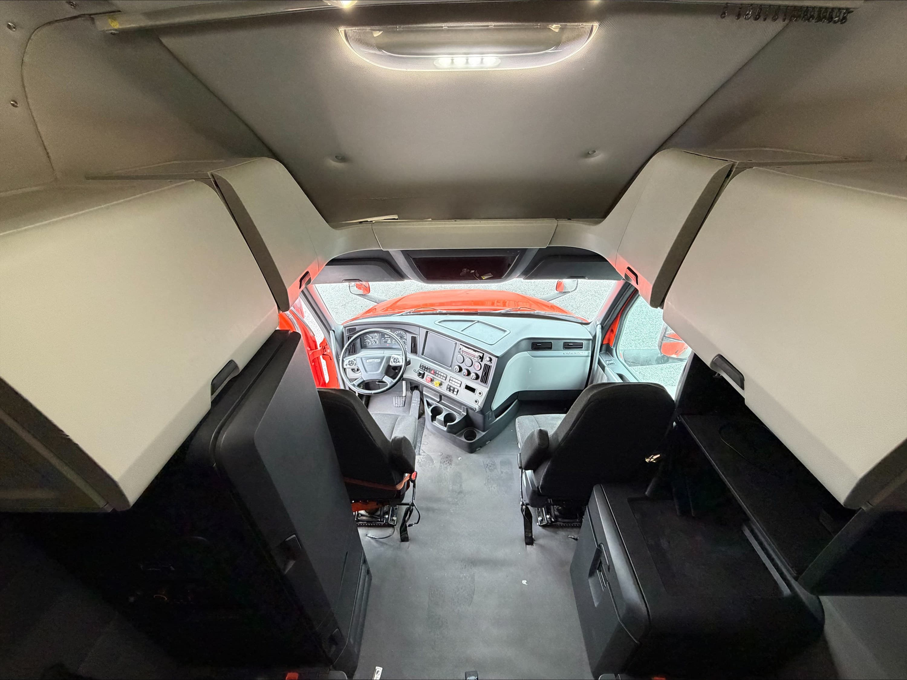 2020 Freightliner Cascadia in SAVANNAH, GA — photo 14