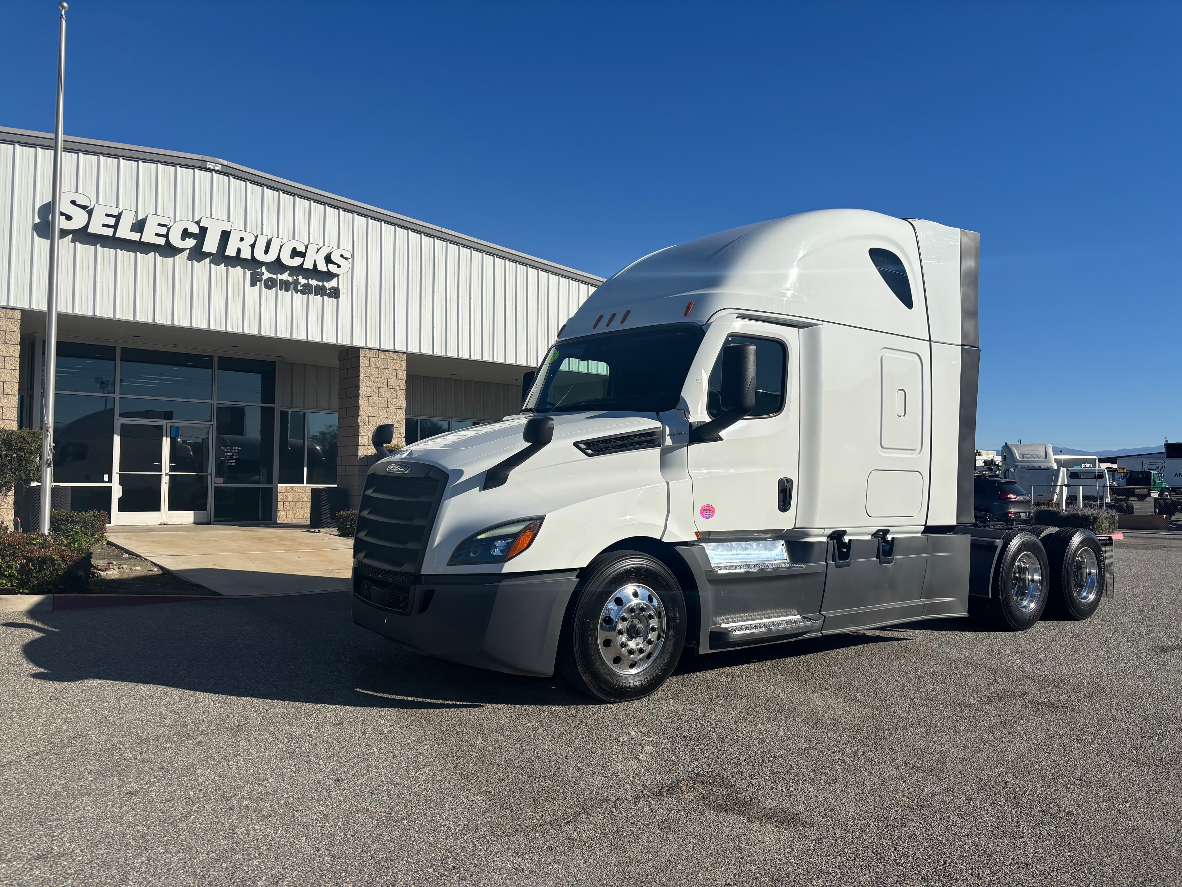 2023 FREIGHTLINER CASCADIA 126SLP