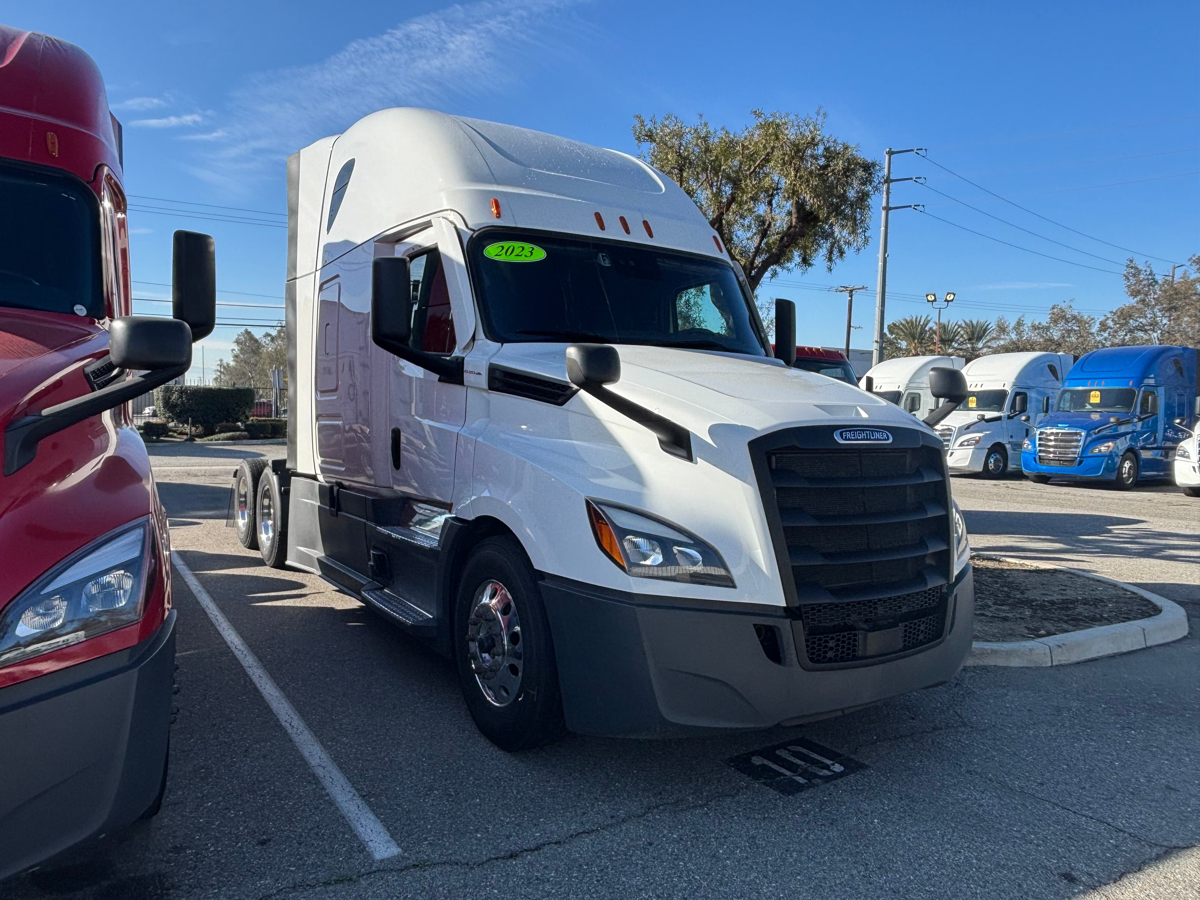 2023 FREIGHTLINER CASCADIA 126SLP