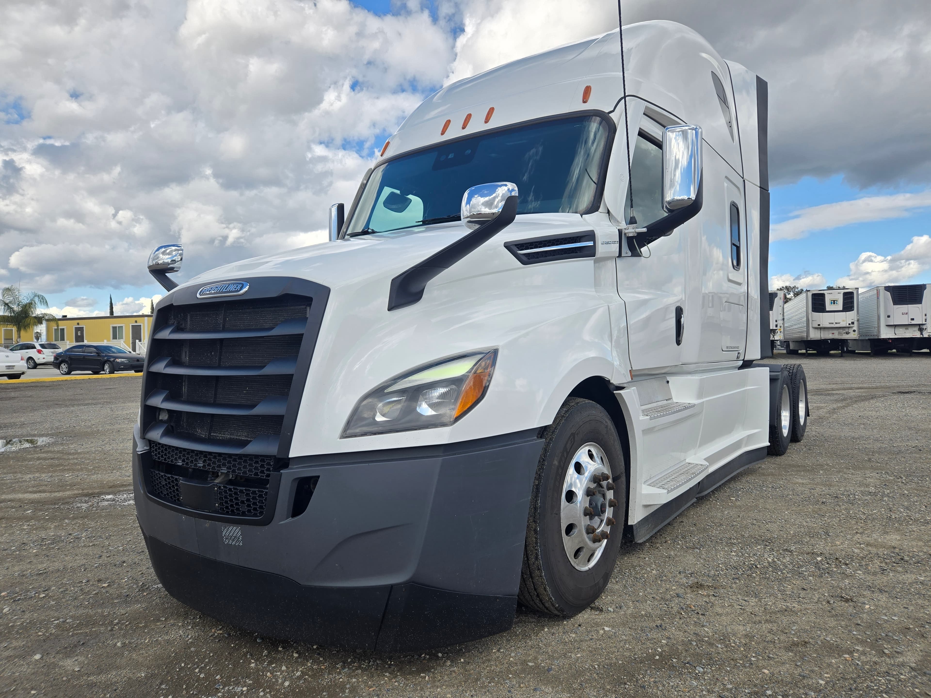 2023 FREIGHTLINER CASCADIA 126SLP