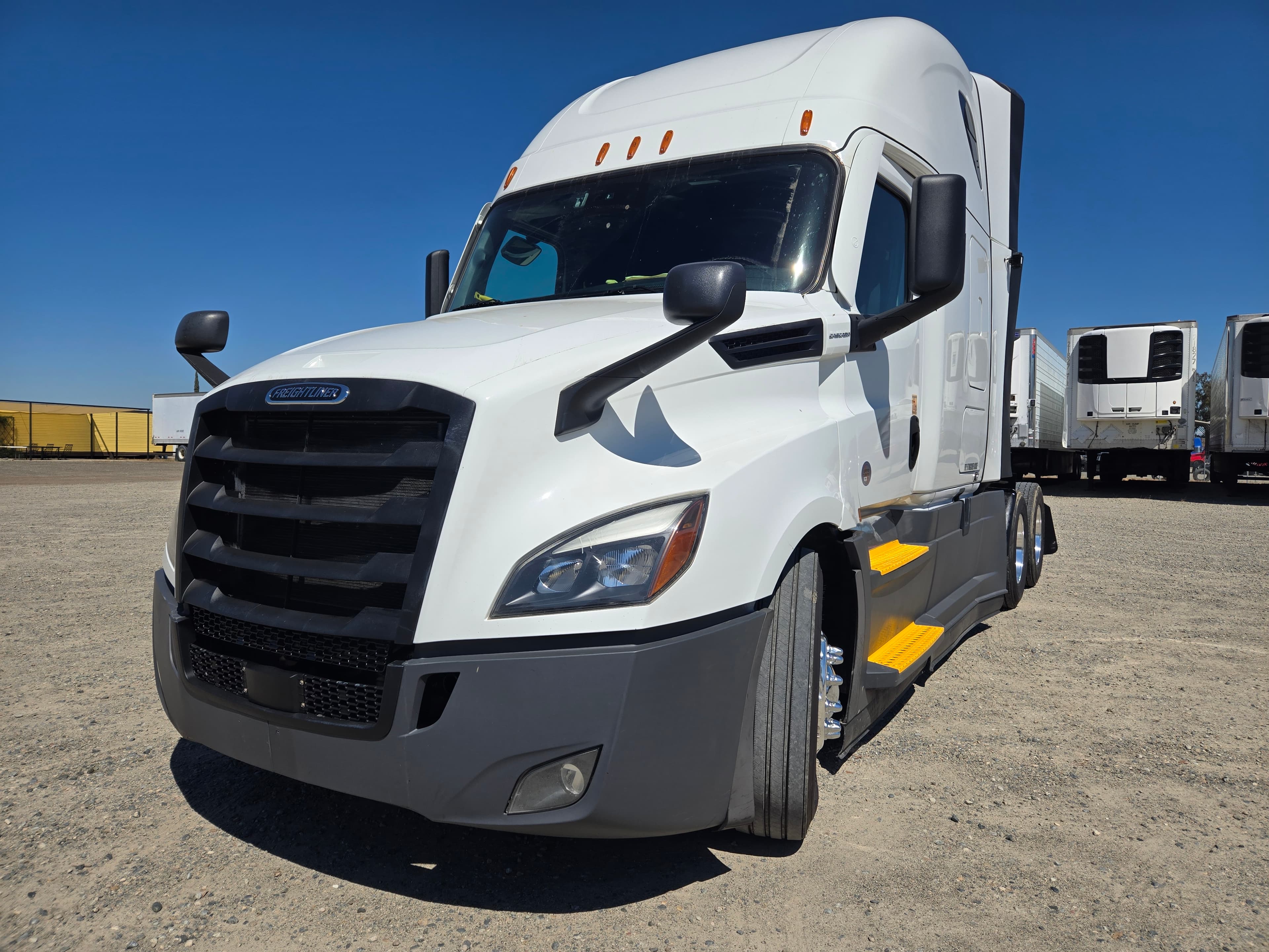 2021 FREIGHTLINER CASCADIA 126SLP