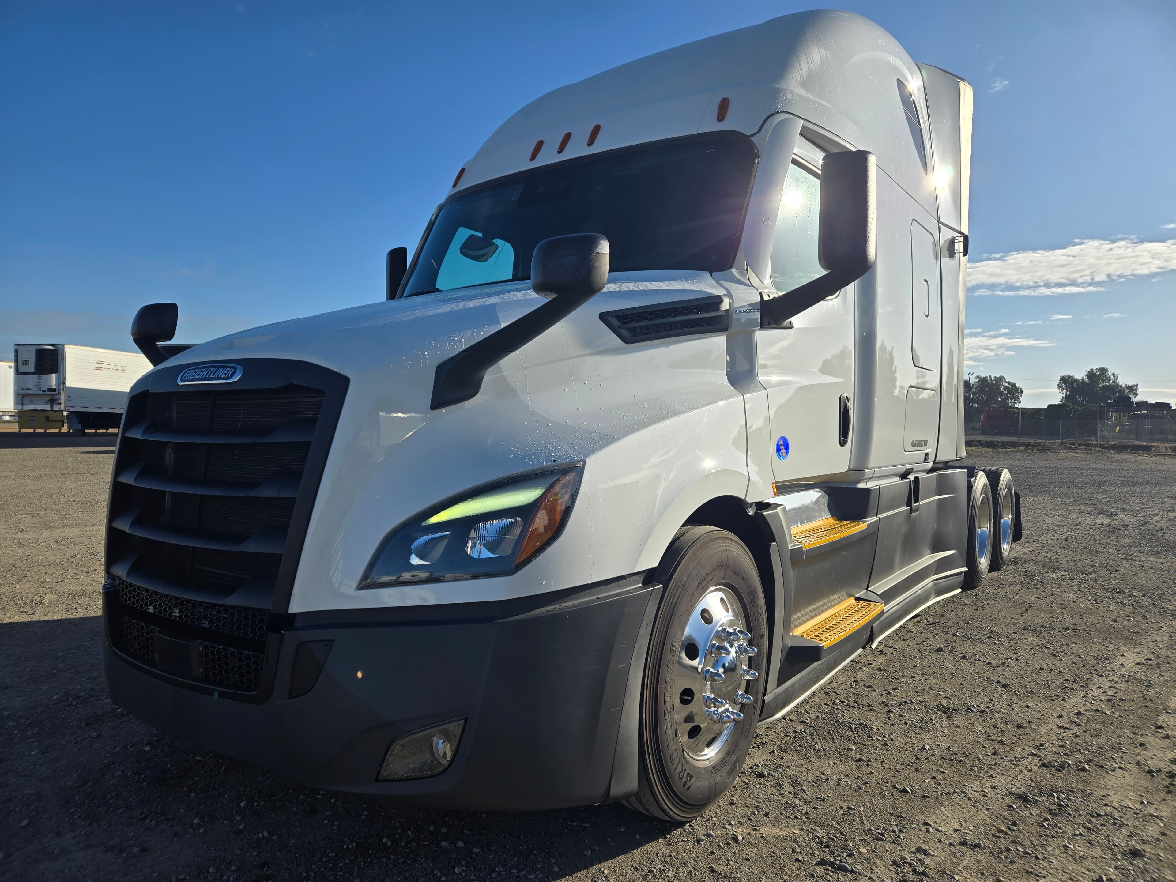 2021 FREIGHTLINER CASCADIA 126SLP