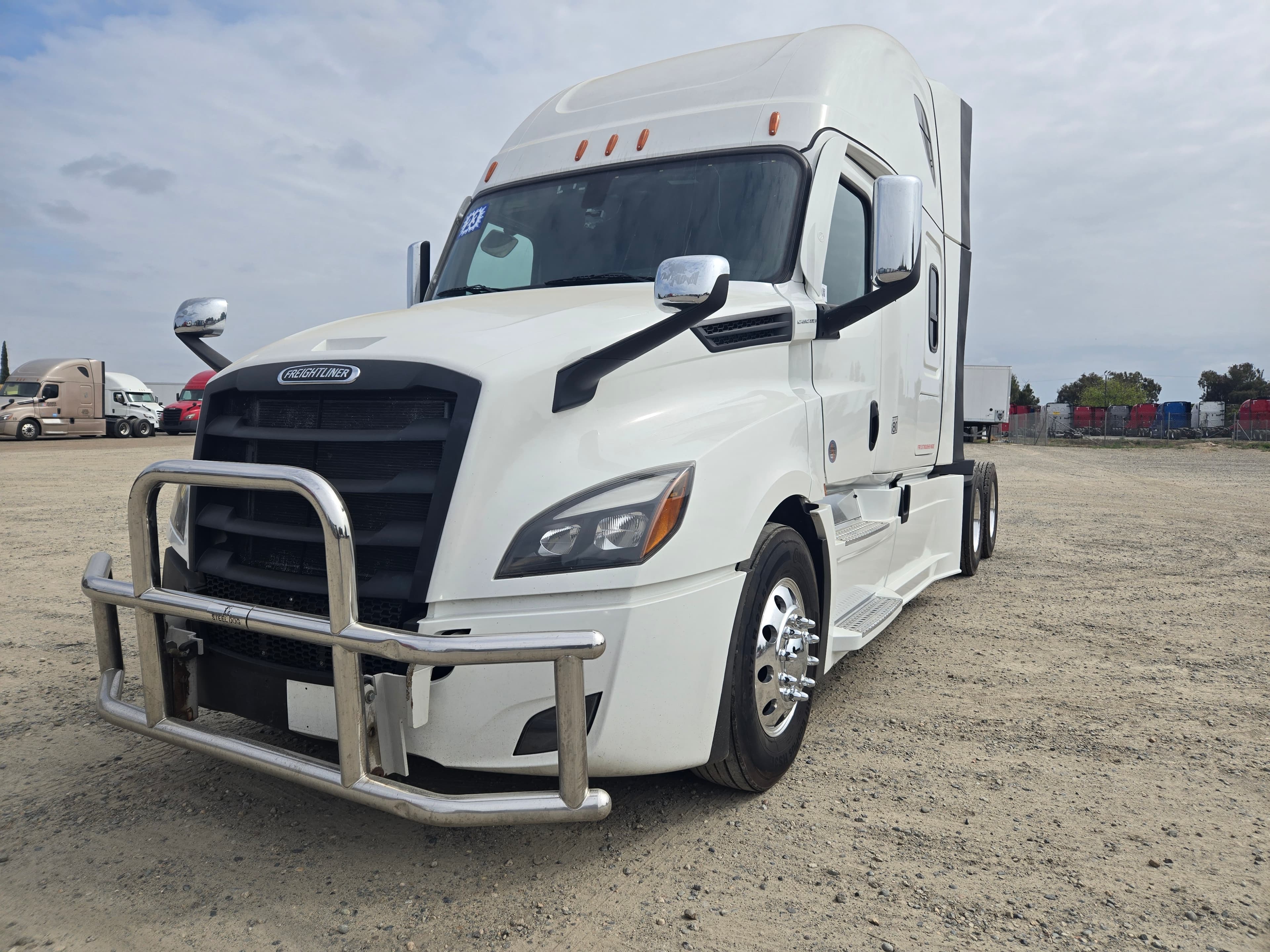 2023 FREIGHTLINER CASCADIA 126SLP