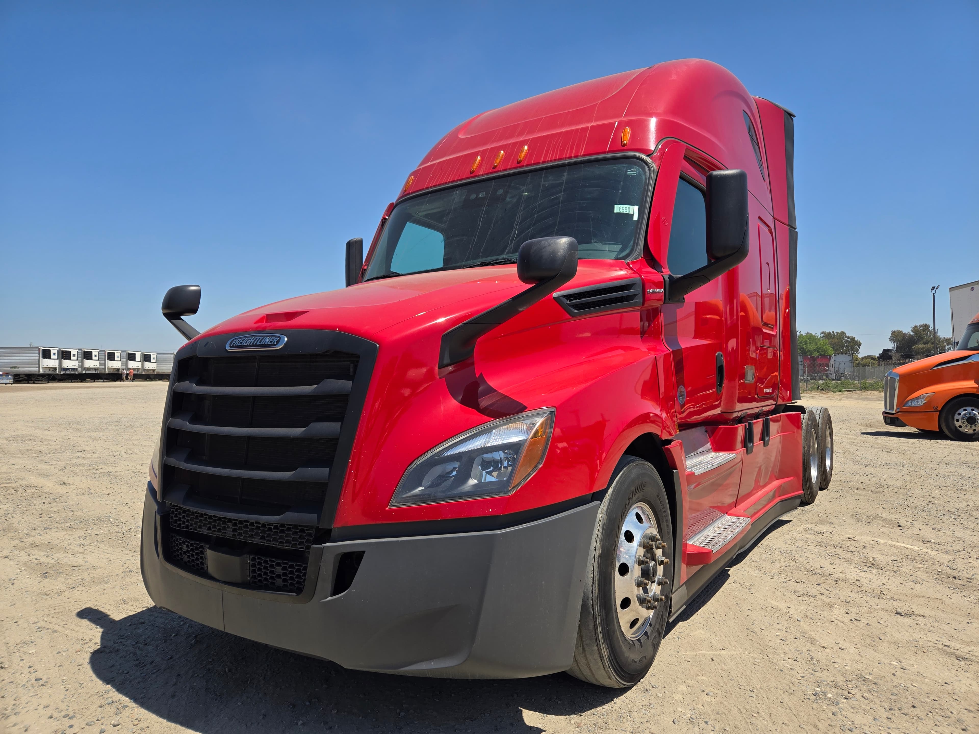 2022 FREIGHTLINER CASCADIA 126SLP