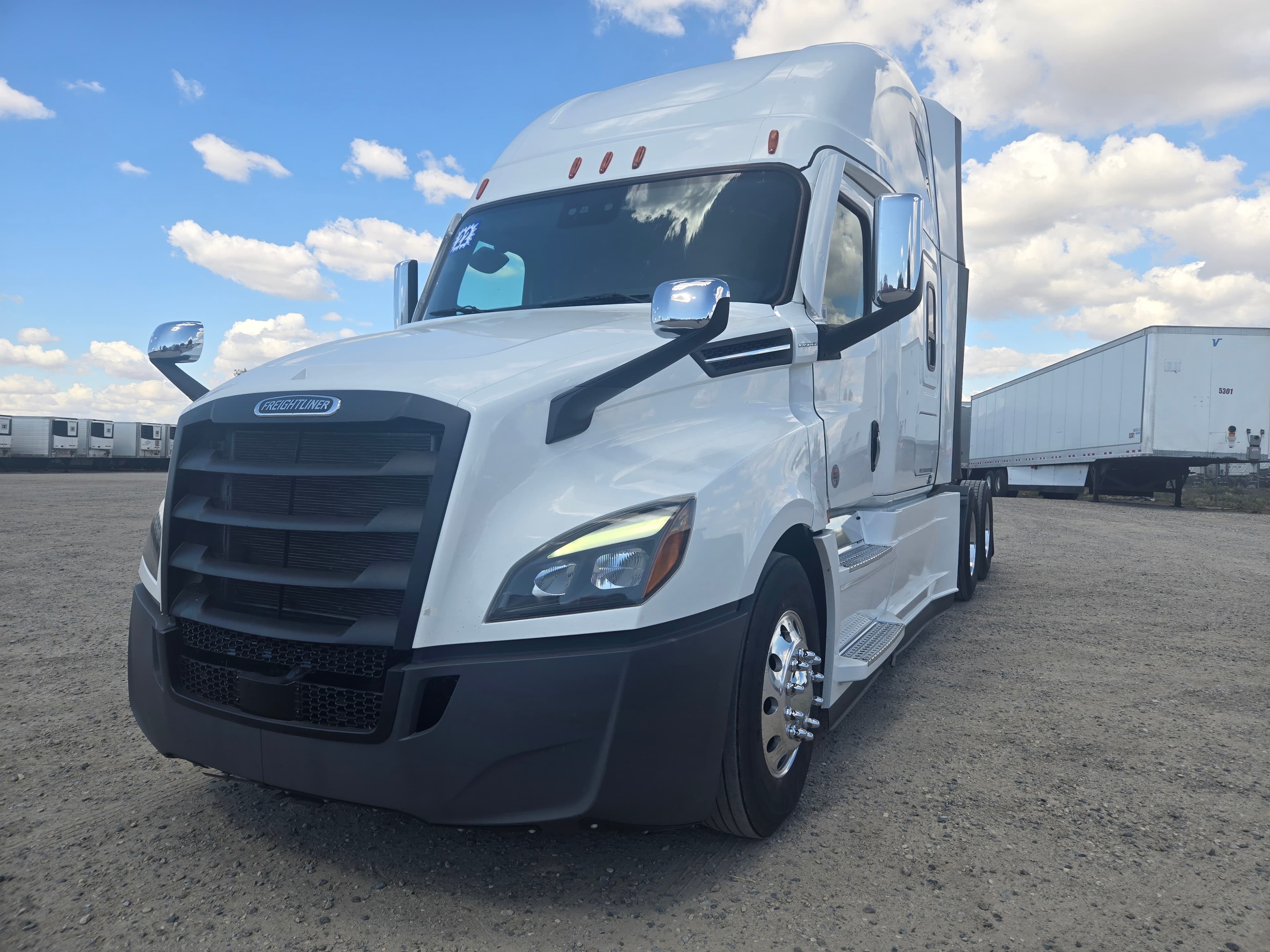 2022 FREIGHTLINER CASCADIA 126SLP