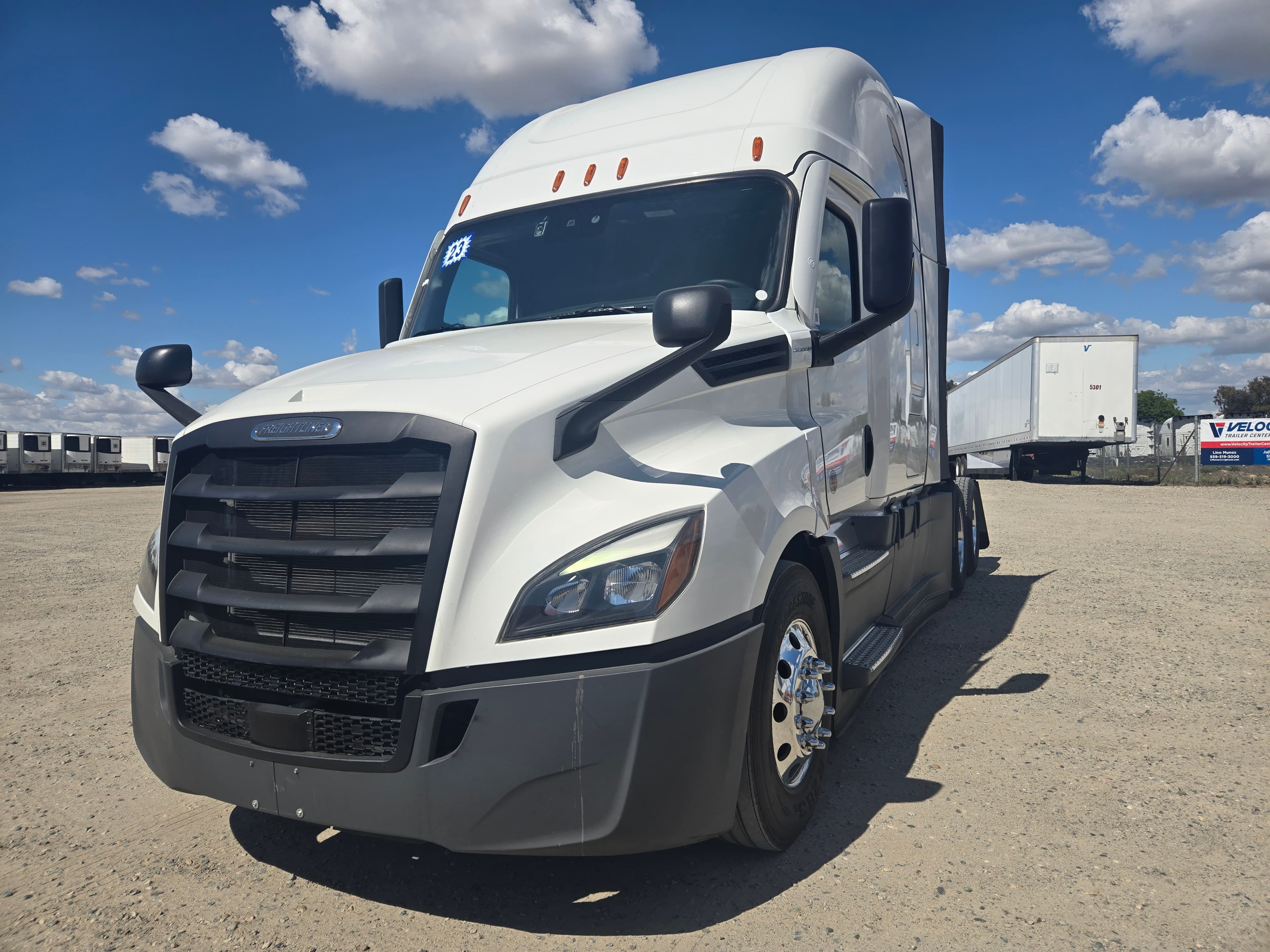 2023 FREIGHTLINER CASCADIA 126SLP