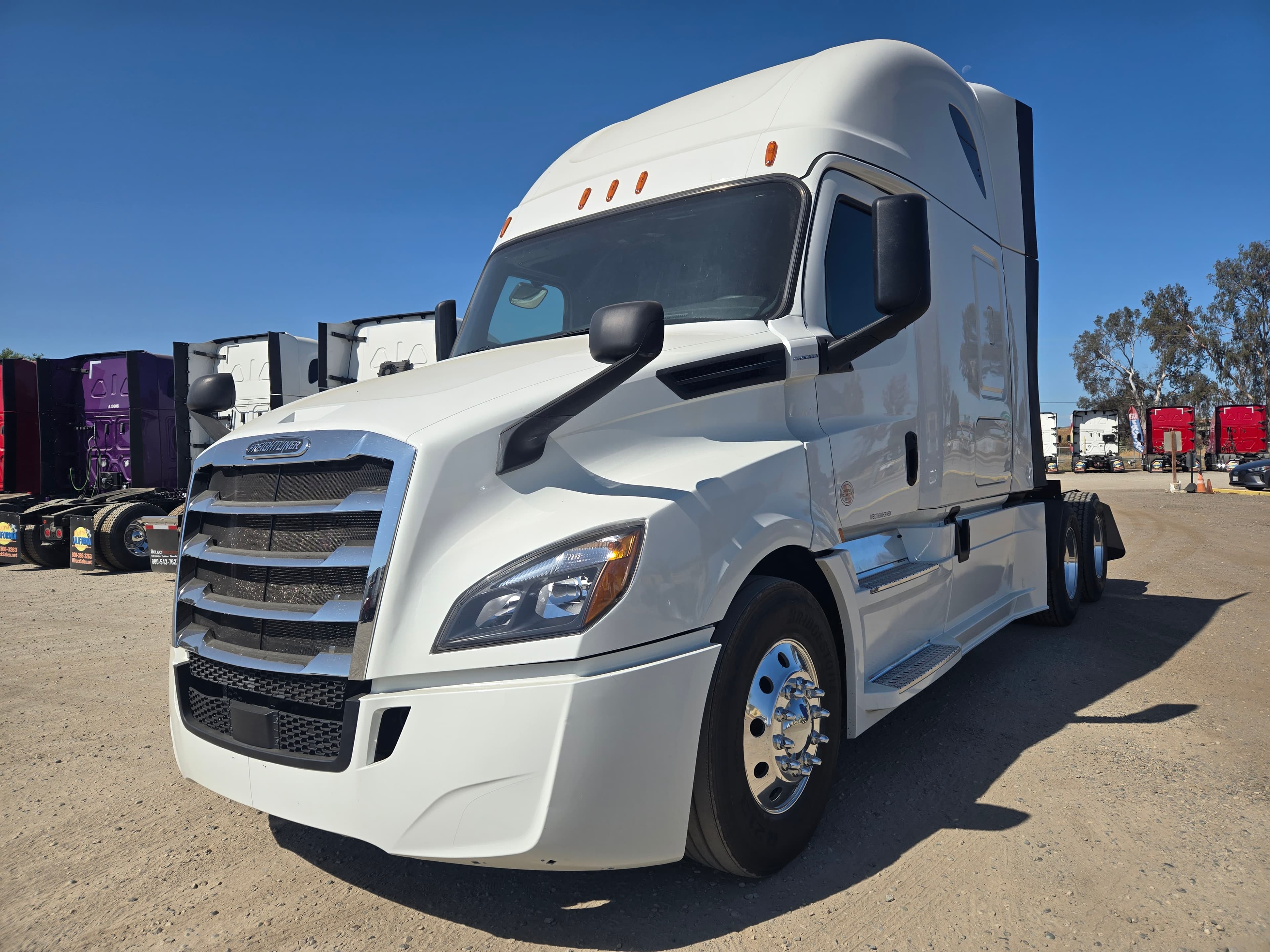 2020 FREIGHTLINER CASCADIA 126SLP