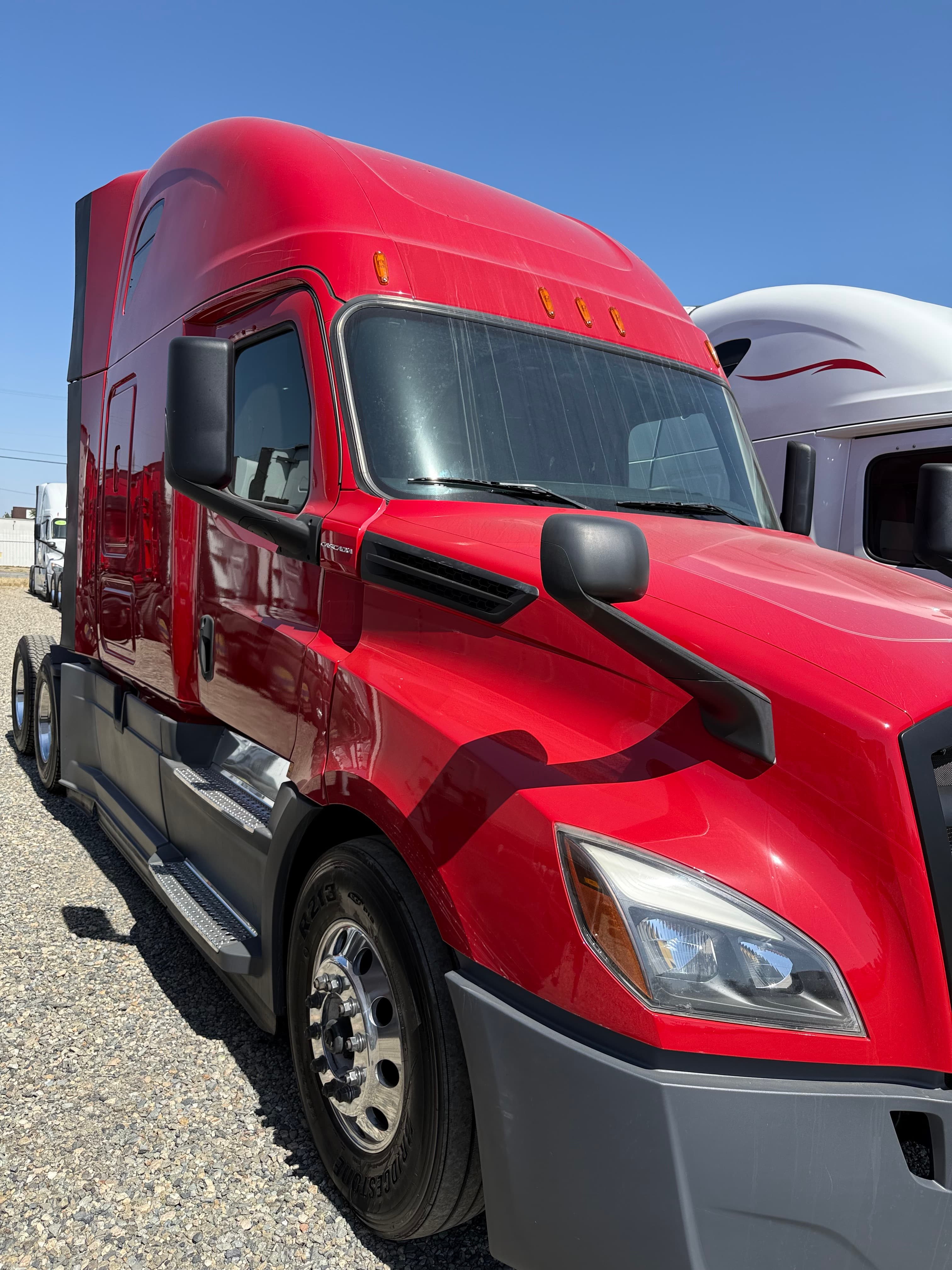 2020 FREIGHTLINER CASCADIA 126SLP