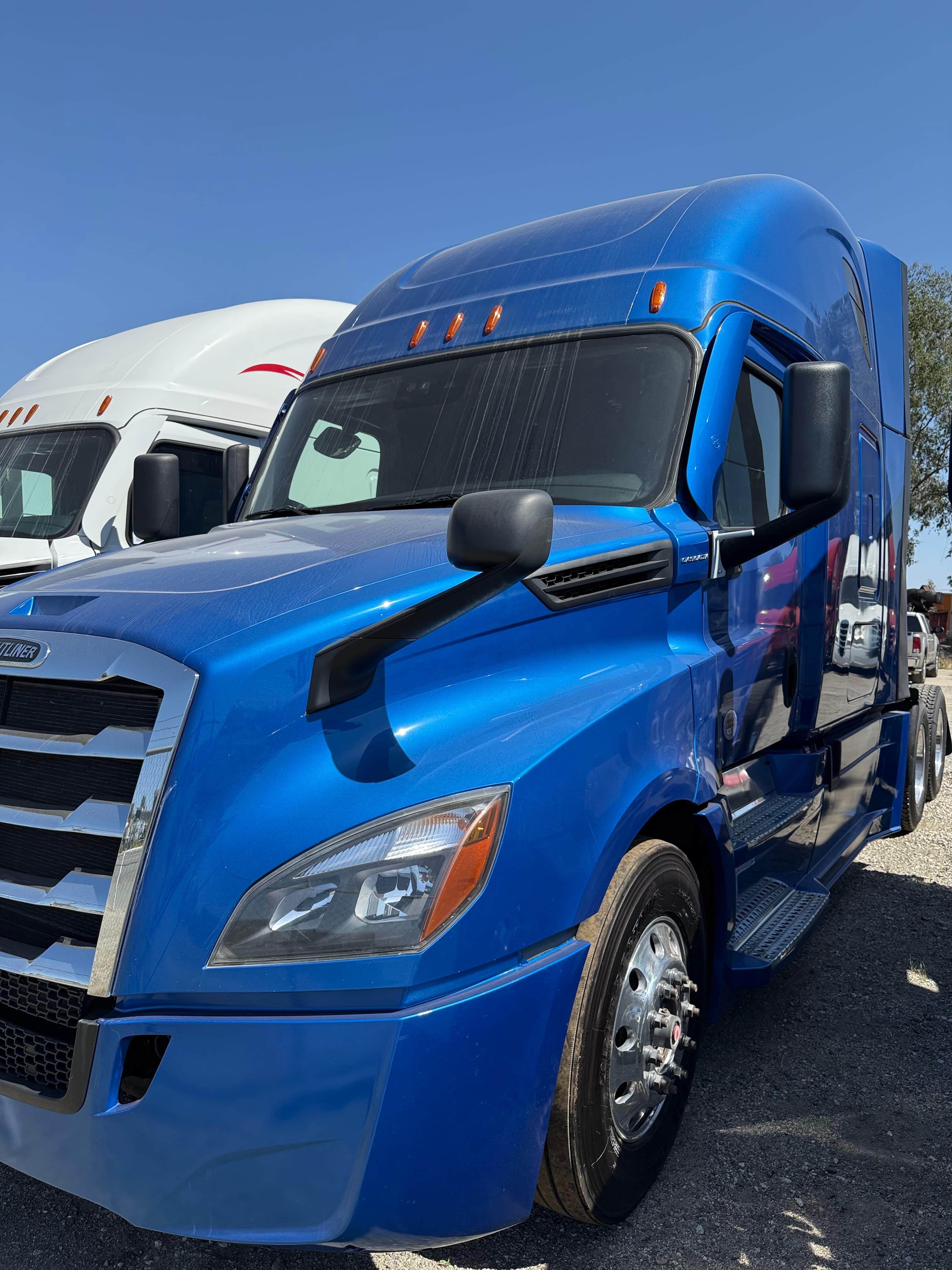 2021 FREIGHTLINER CASCADIA 126SLP